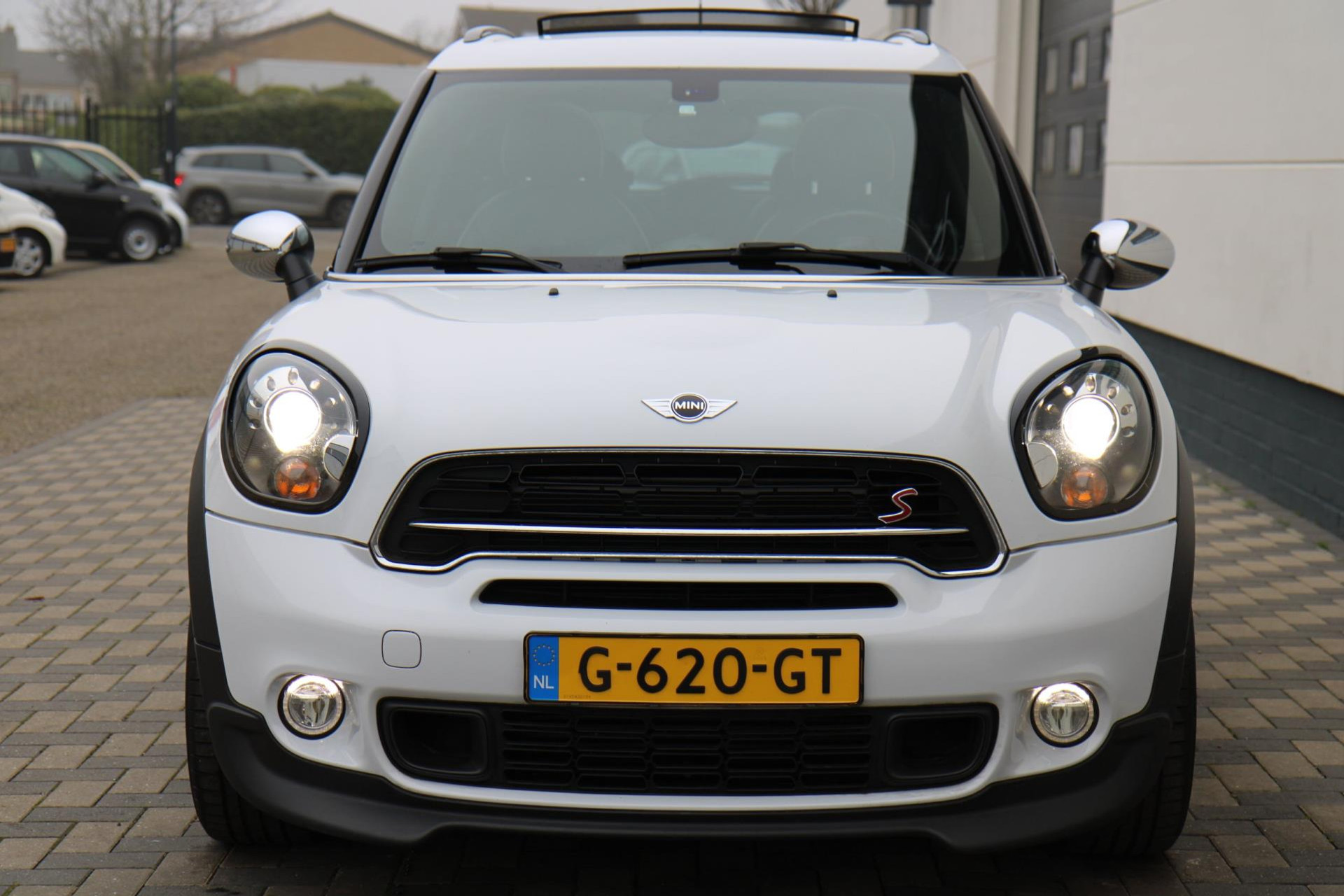 42440732-43.jpg