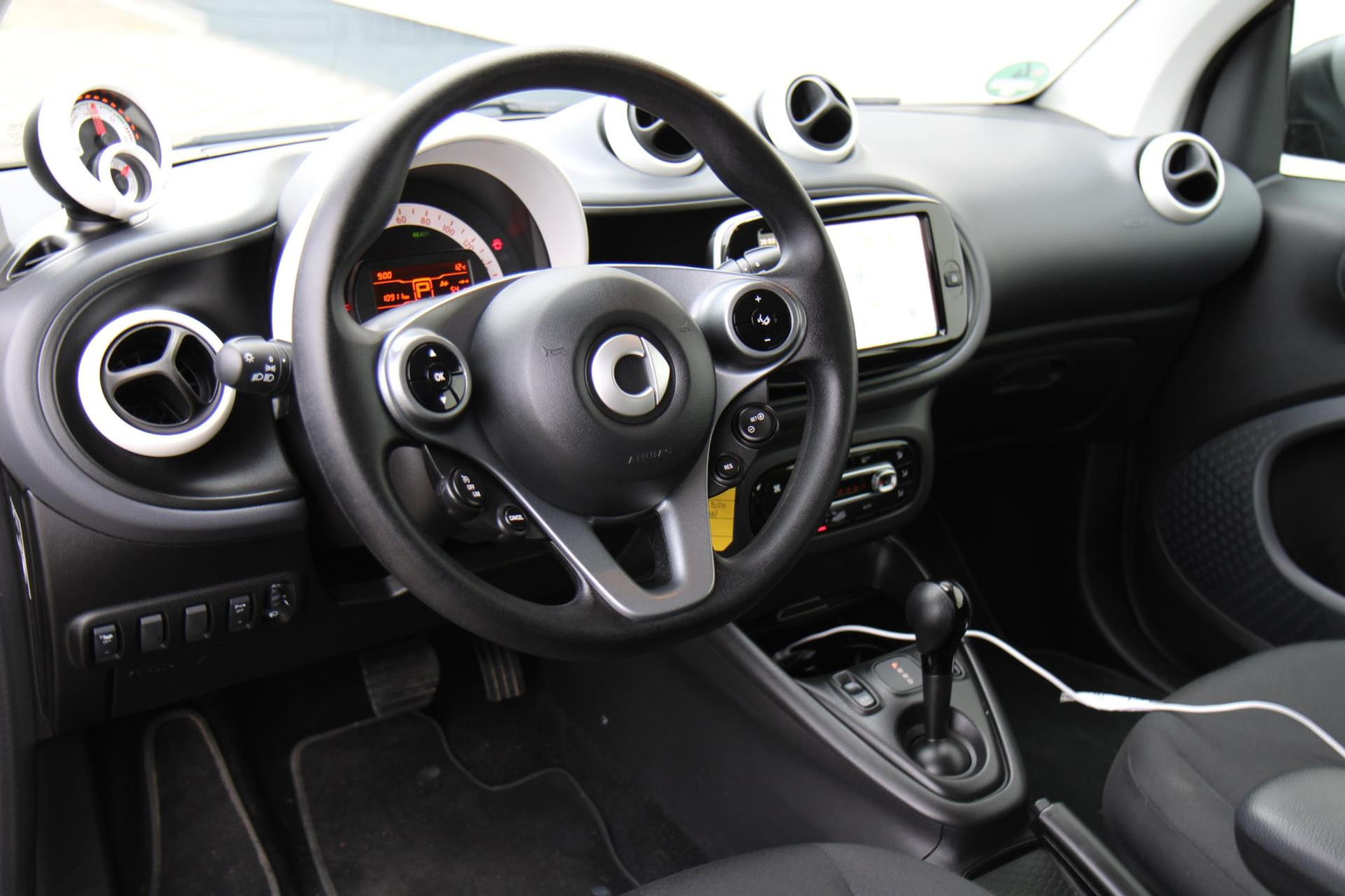 43833354-13.jpg