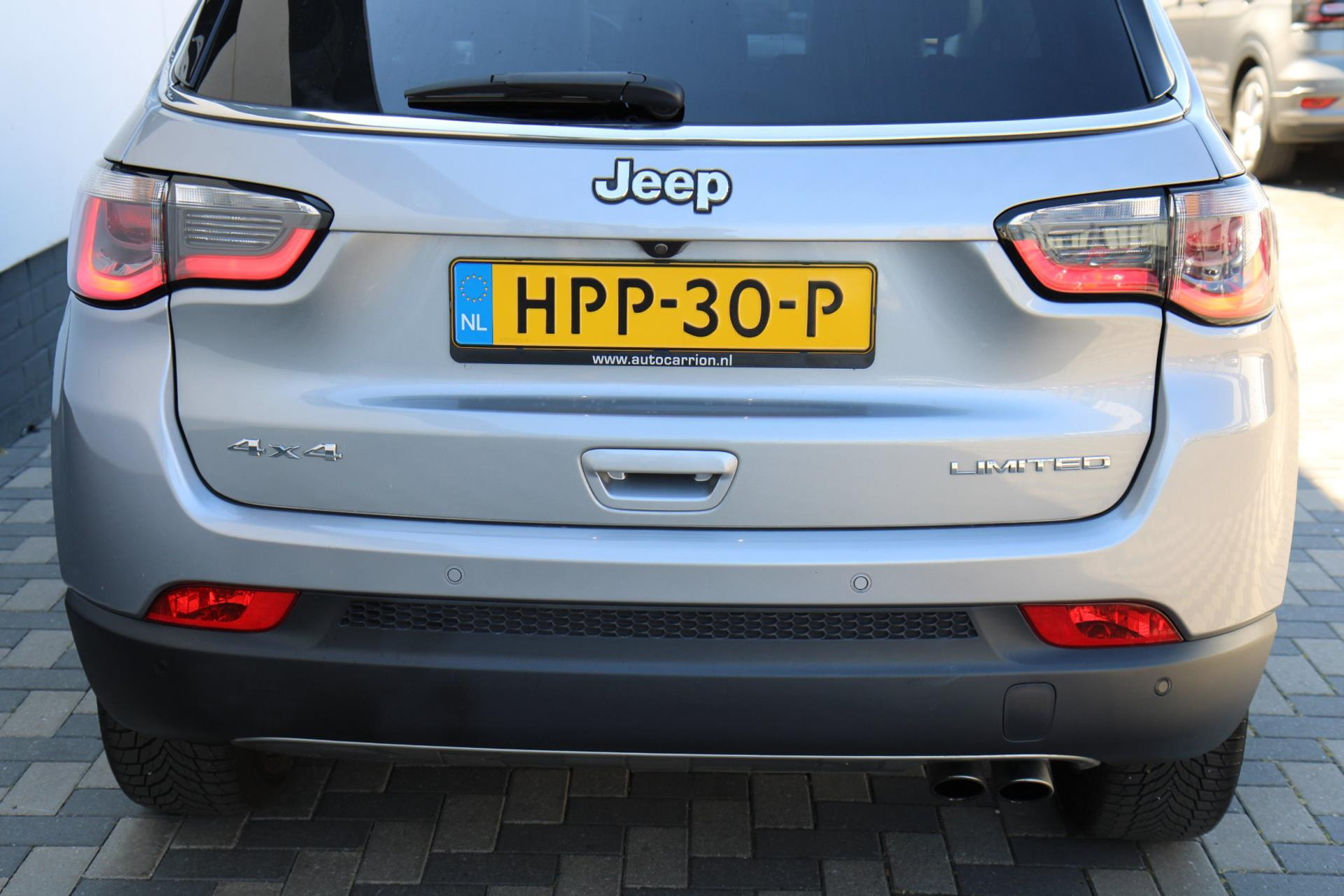 44721721-54.jpg