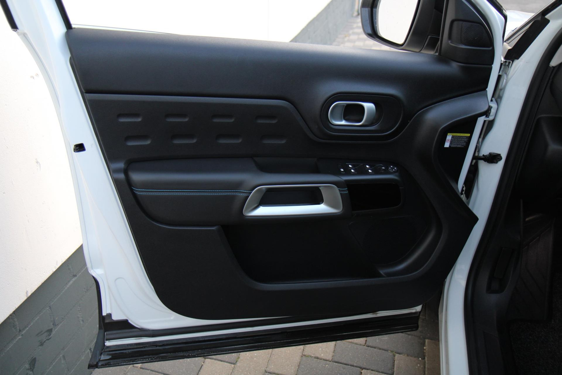 44950195-67.jpg