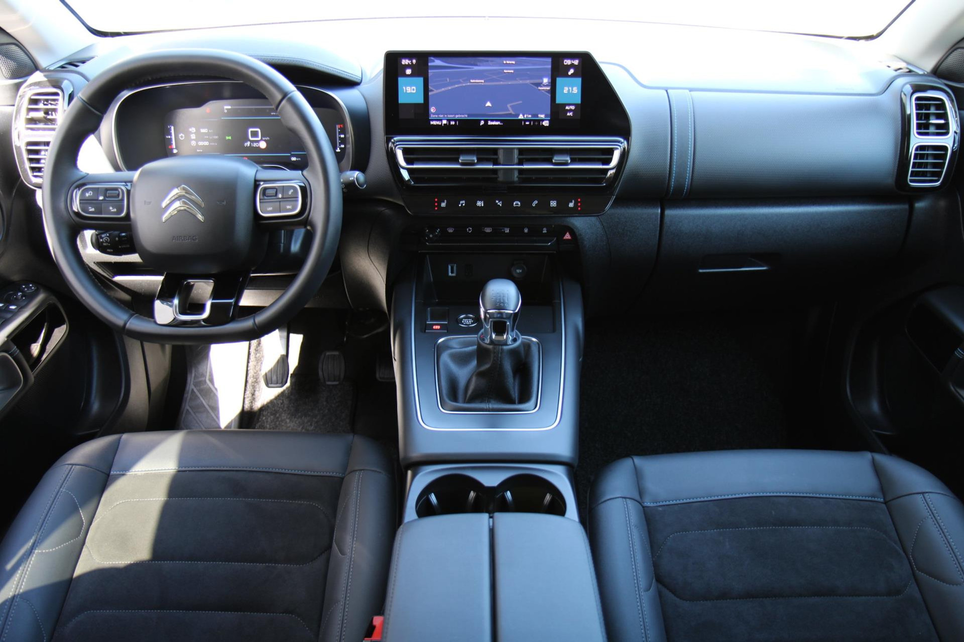 44950195-7.jpg