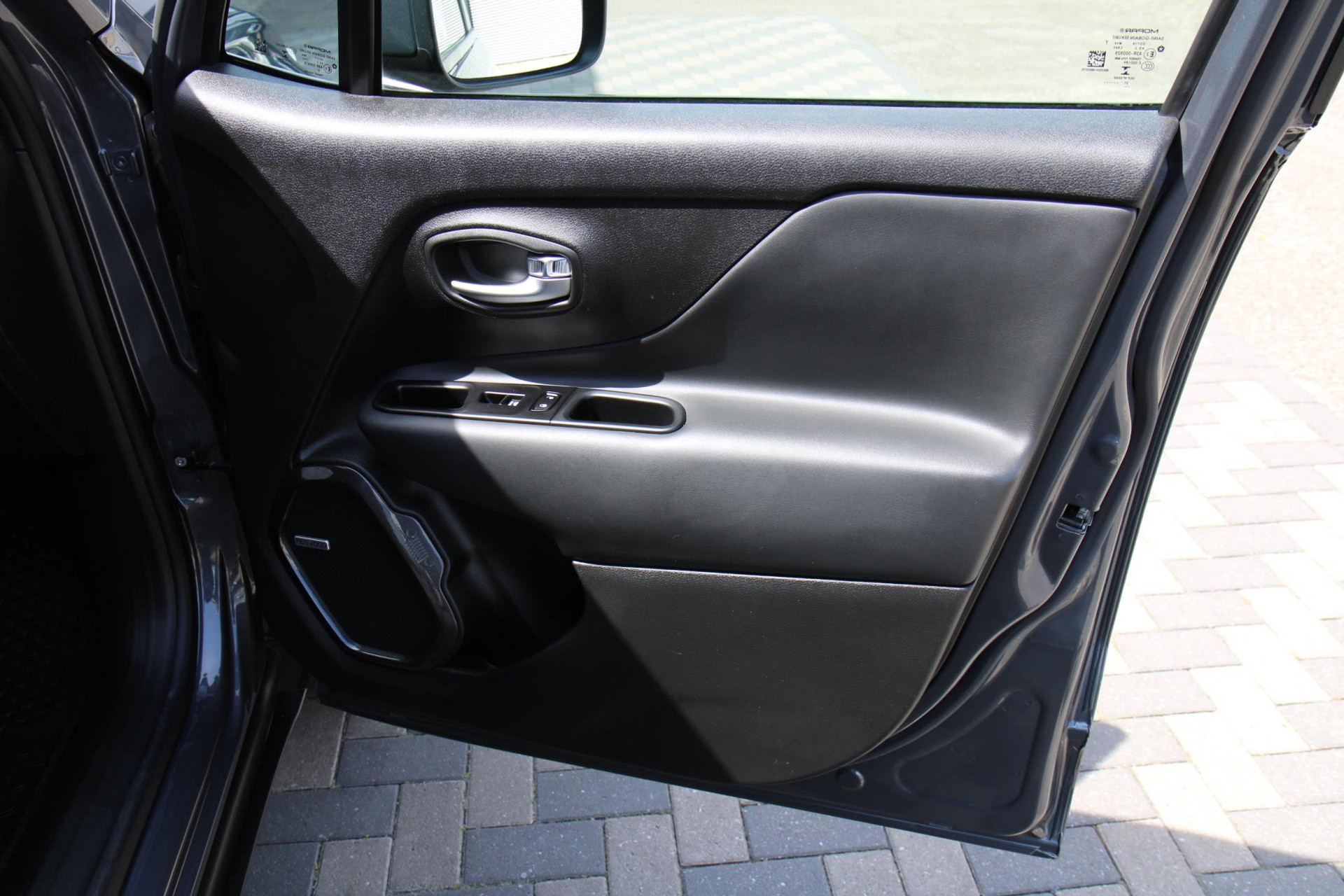 44971714-79.jpg