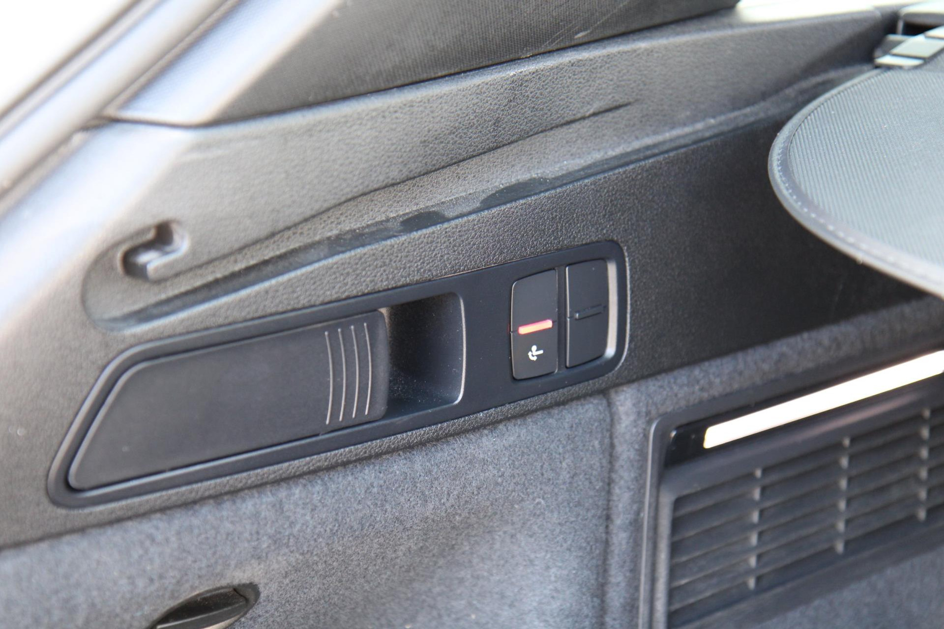 44972348-69.jpg