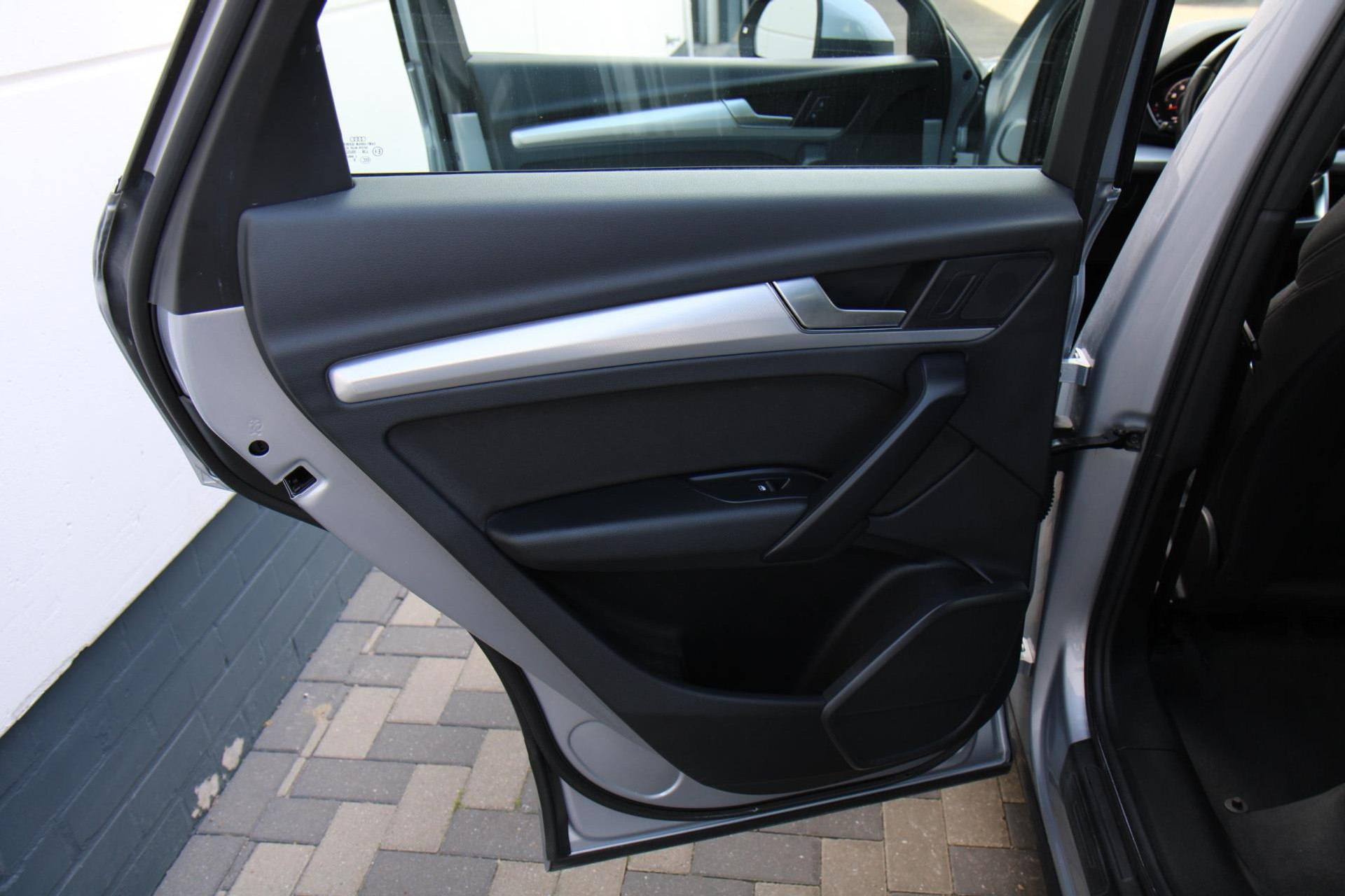 44972348-88.jpg