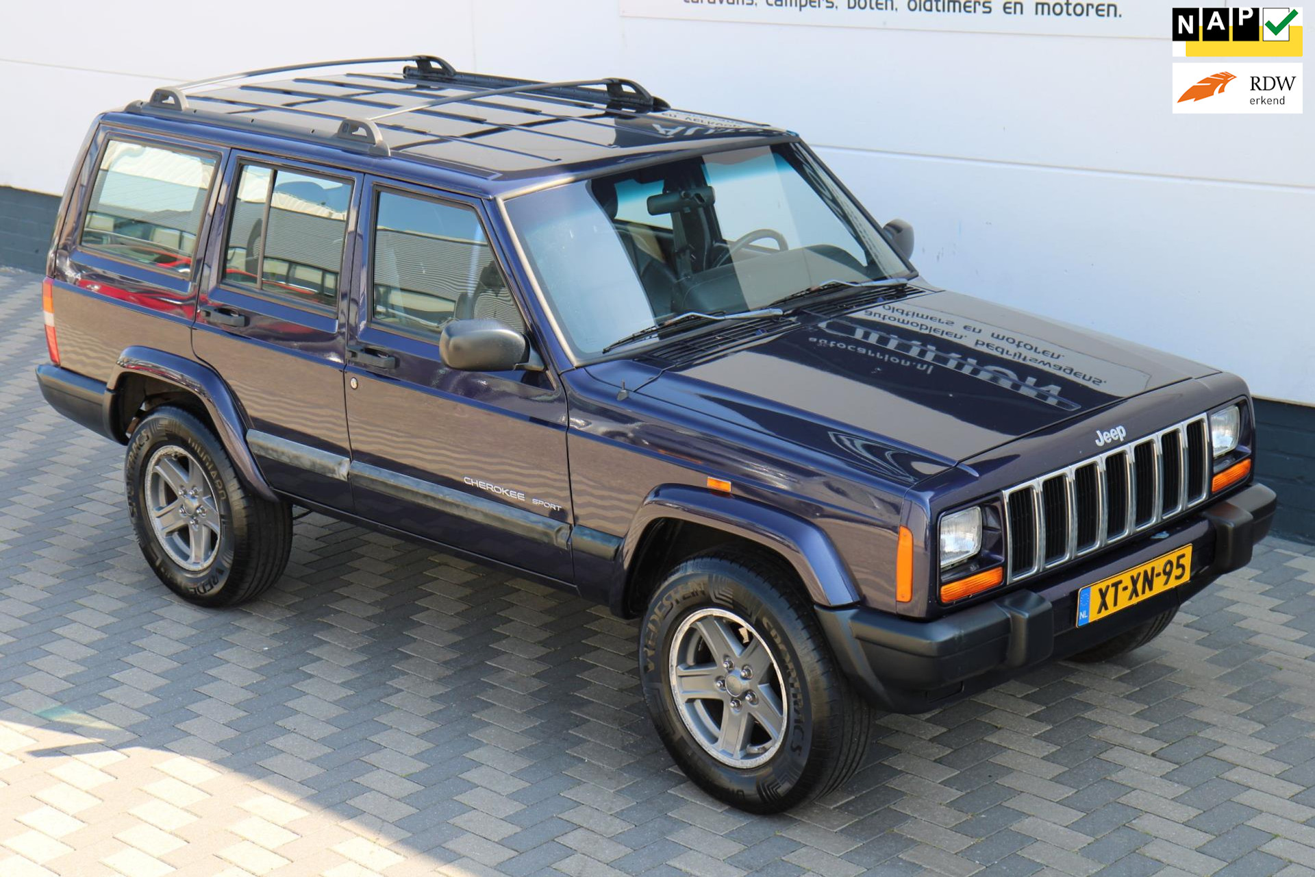 41642948-96.jpg