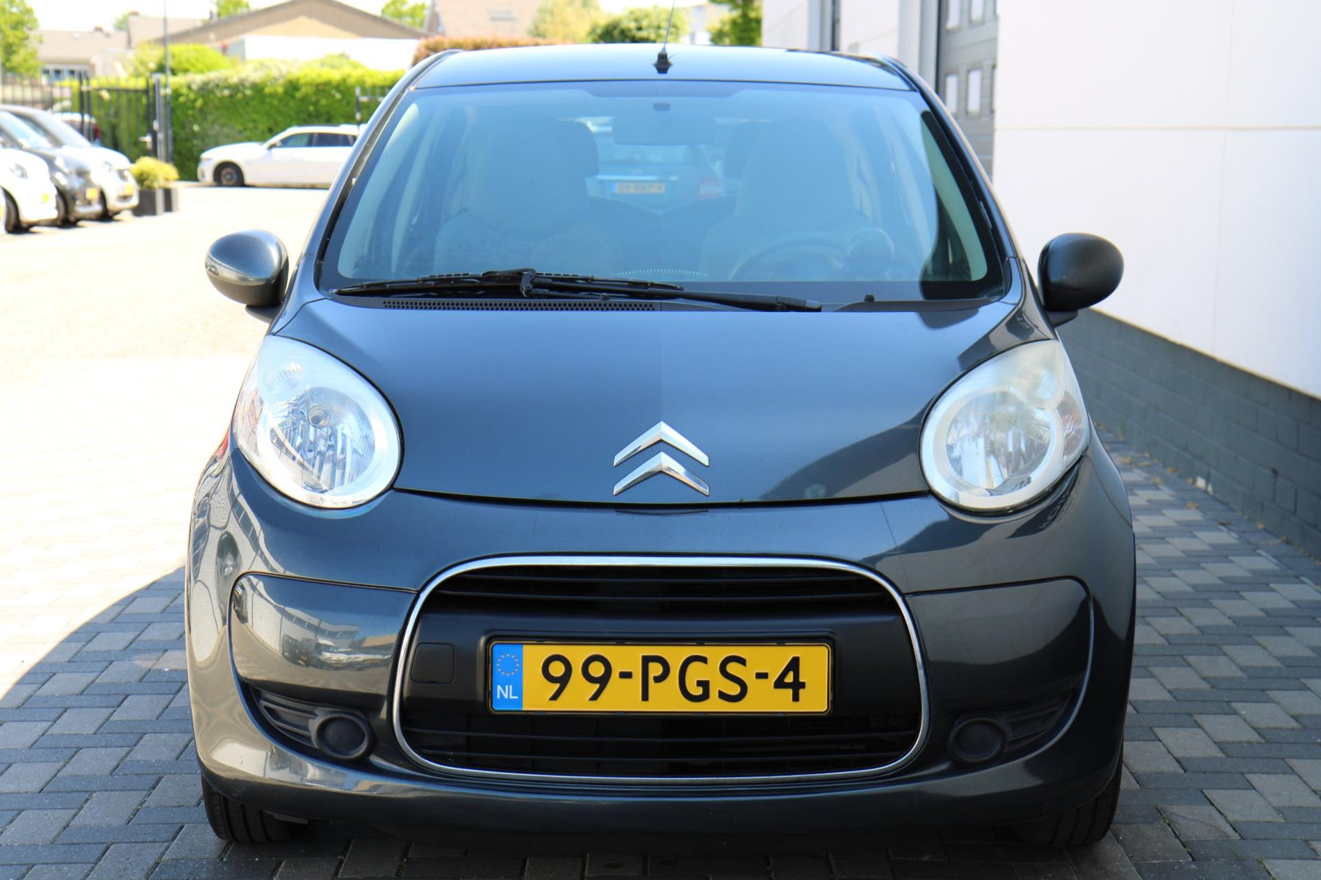 45085379-20.jpg