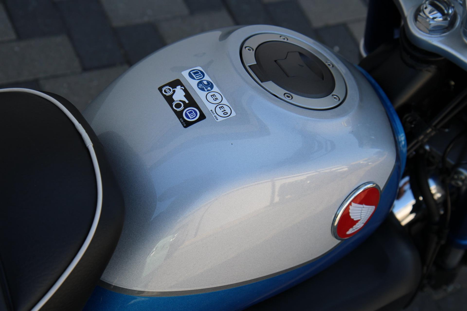 45310855-13.jpg