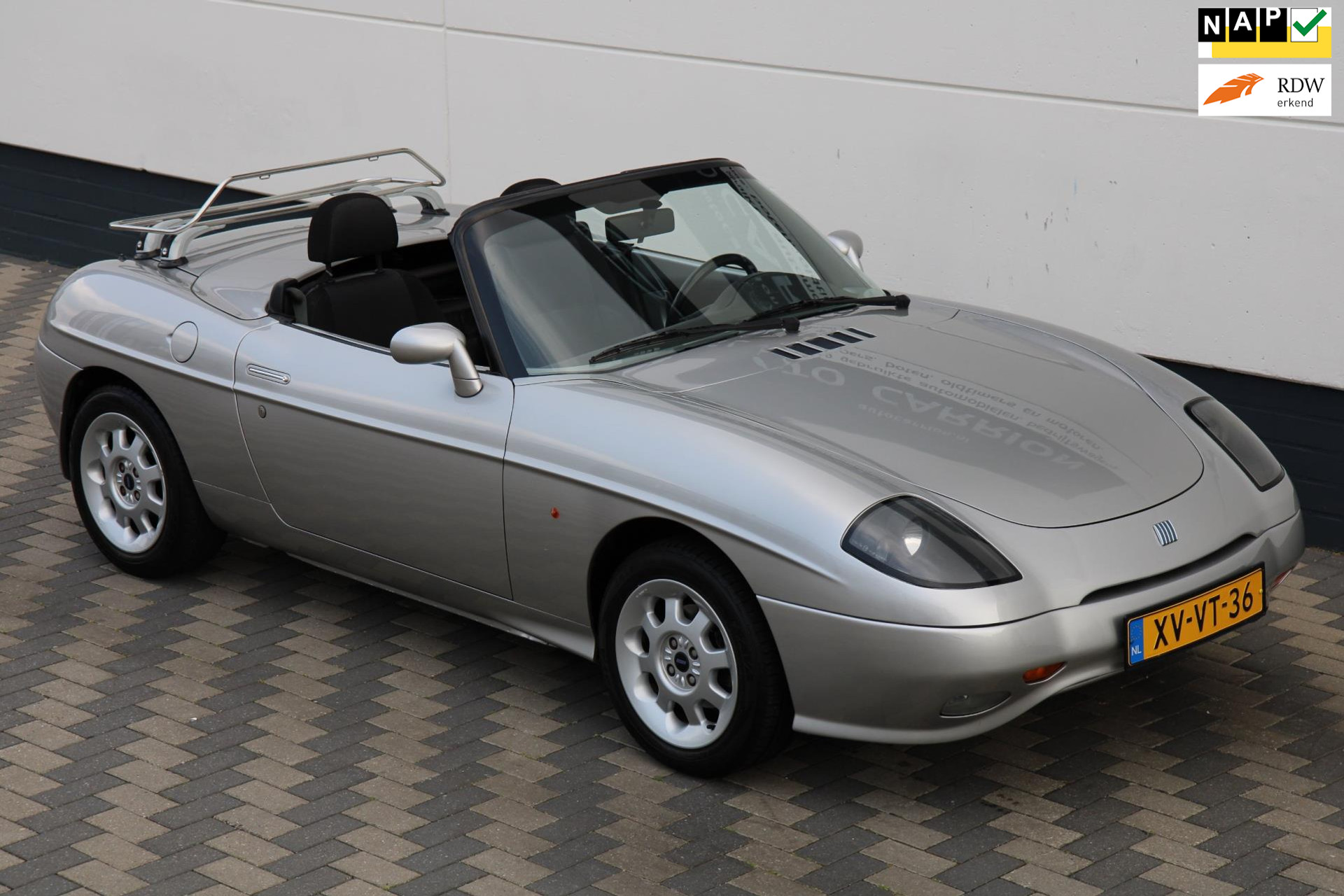 44261077-39.jpg