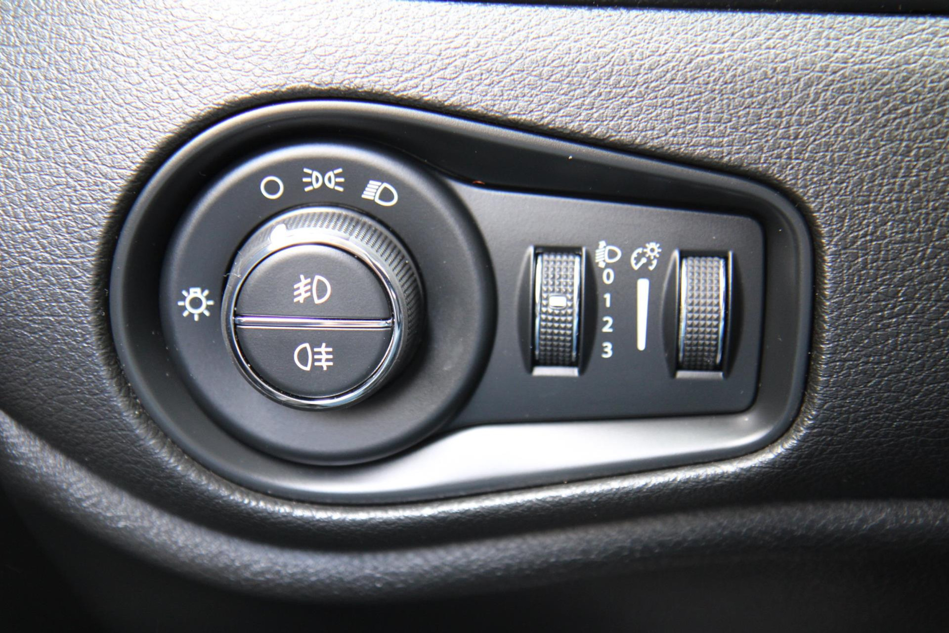 45493777-57.jpg