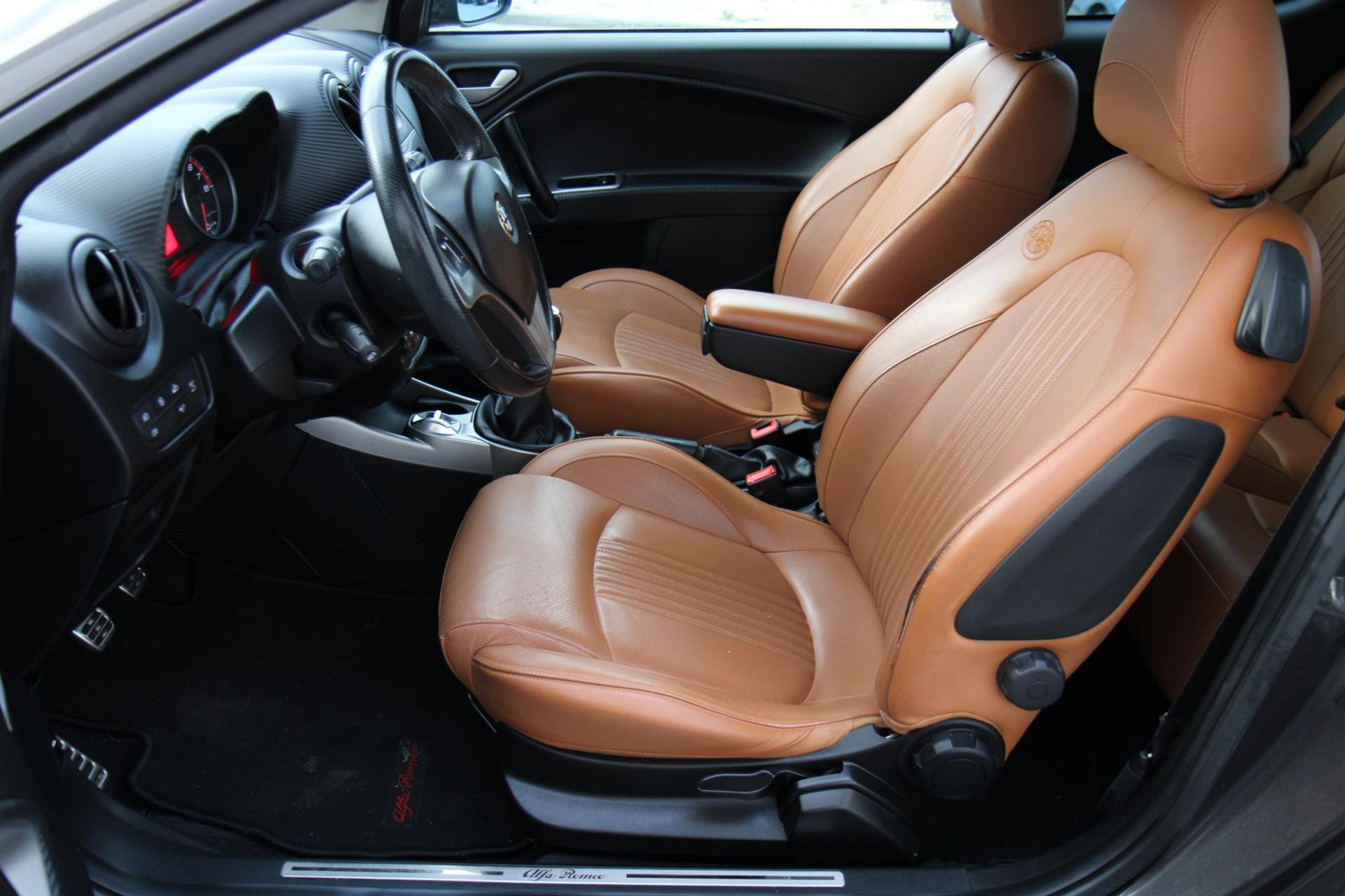 45899624-7.jpg