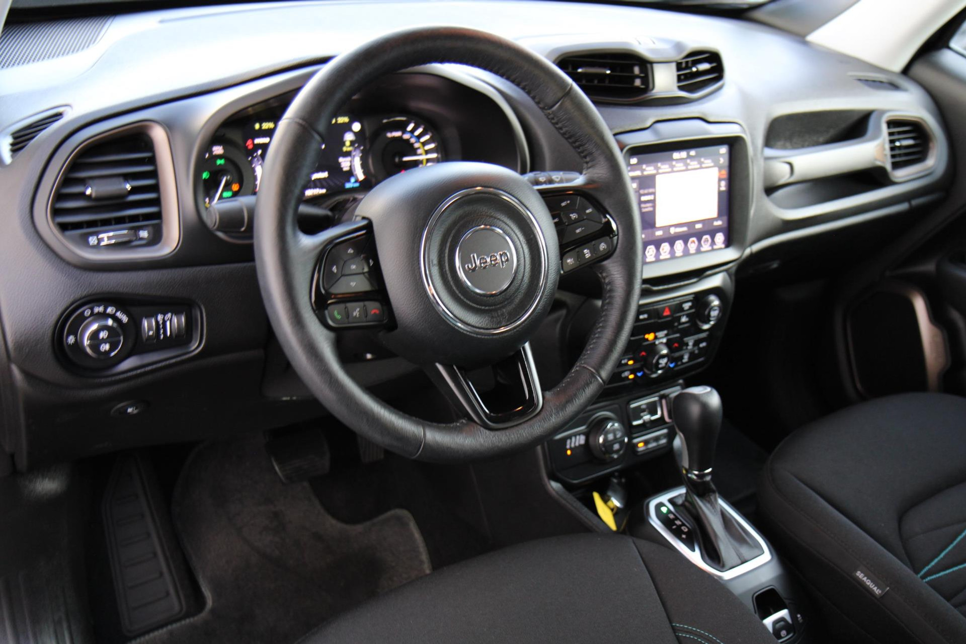 46057435-13.jpg
