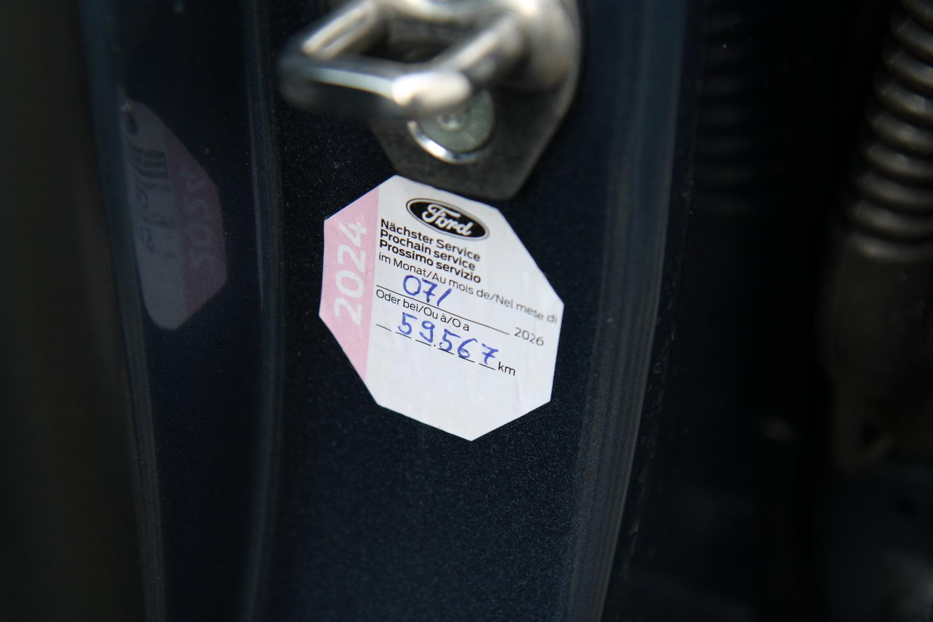 46481828-69.jpg