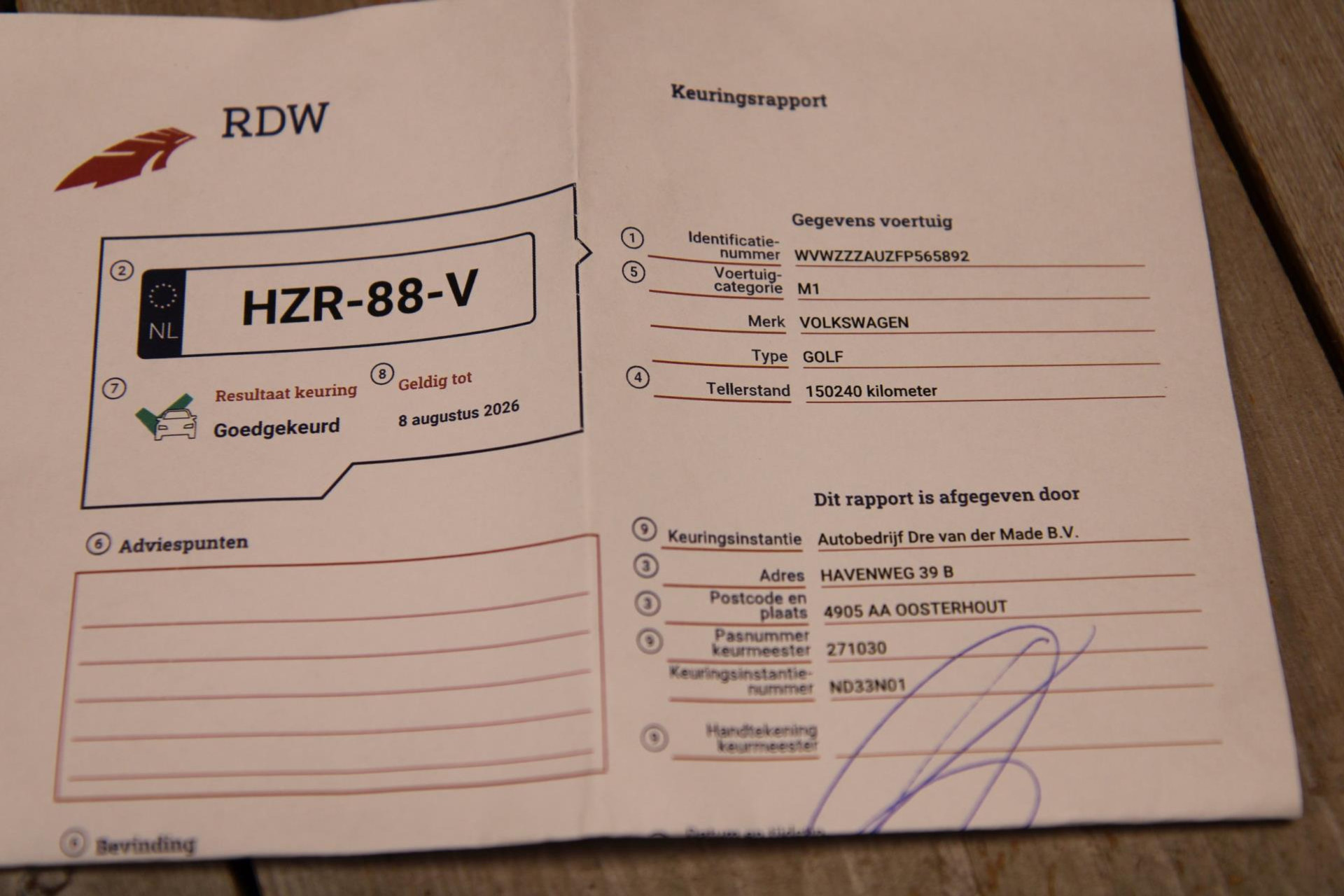 46482699-37.jpg
