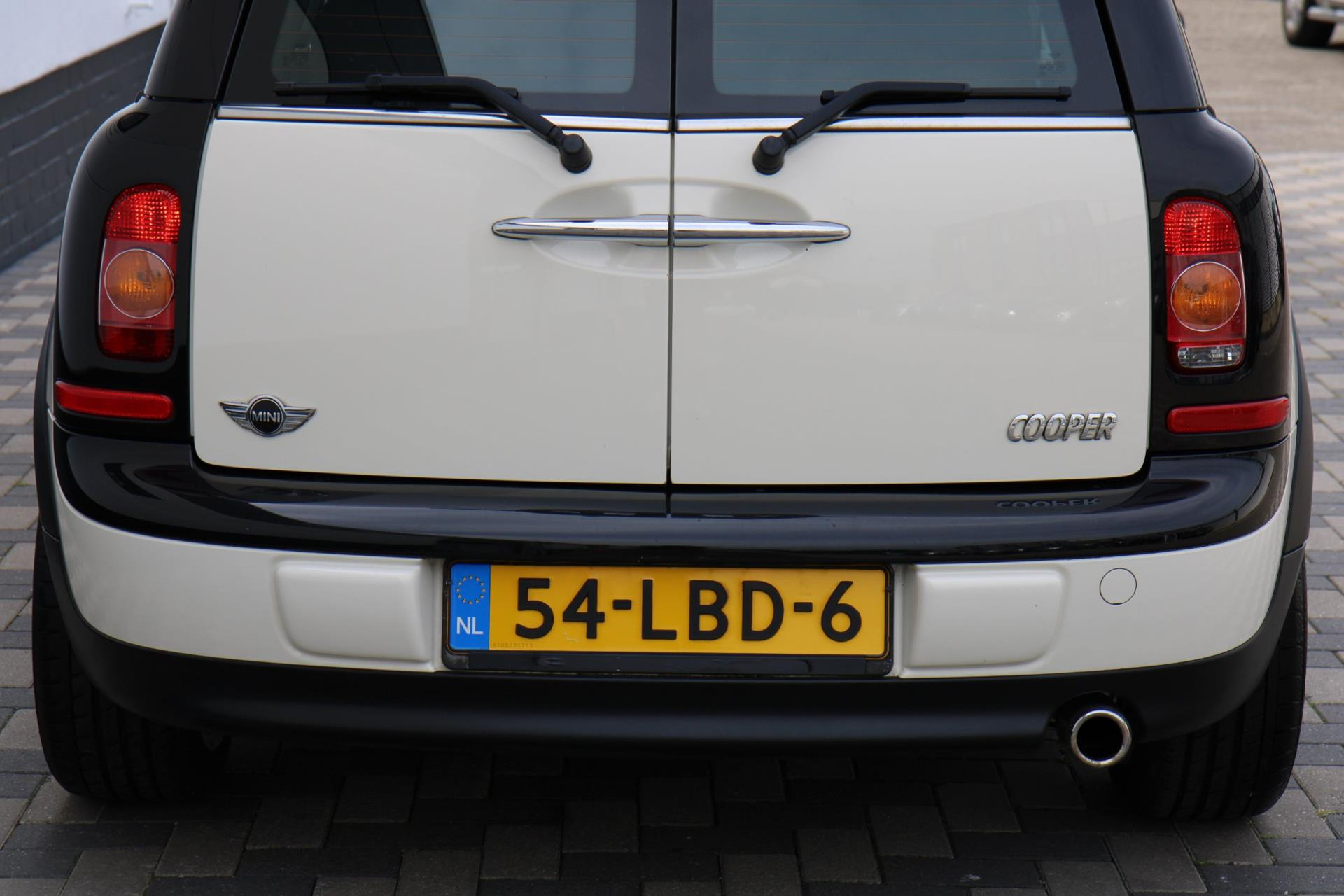 46882866-42.jpg