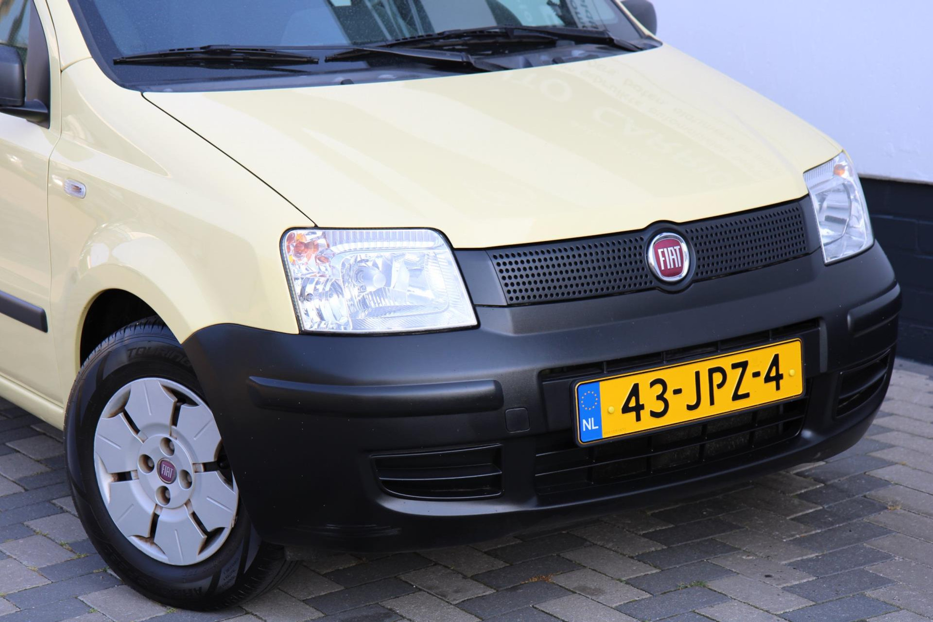 46947949-47.jpg
