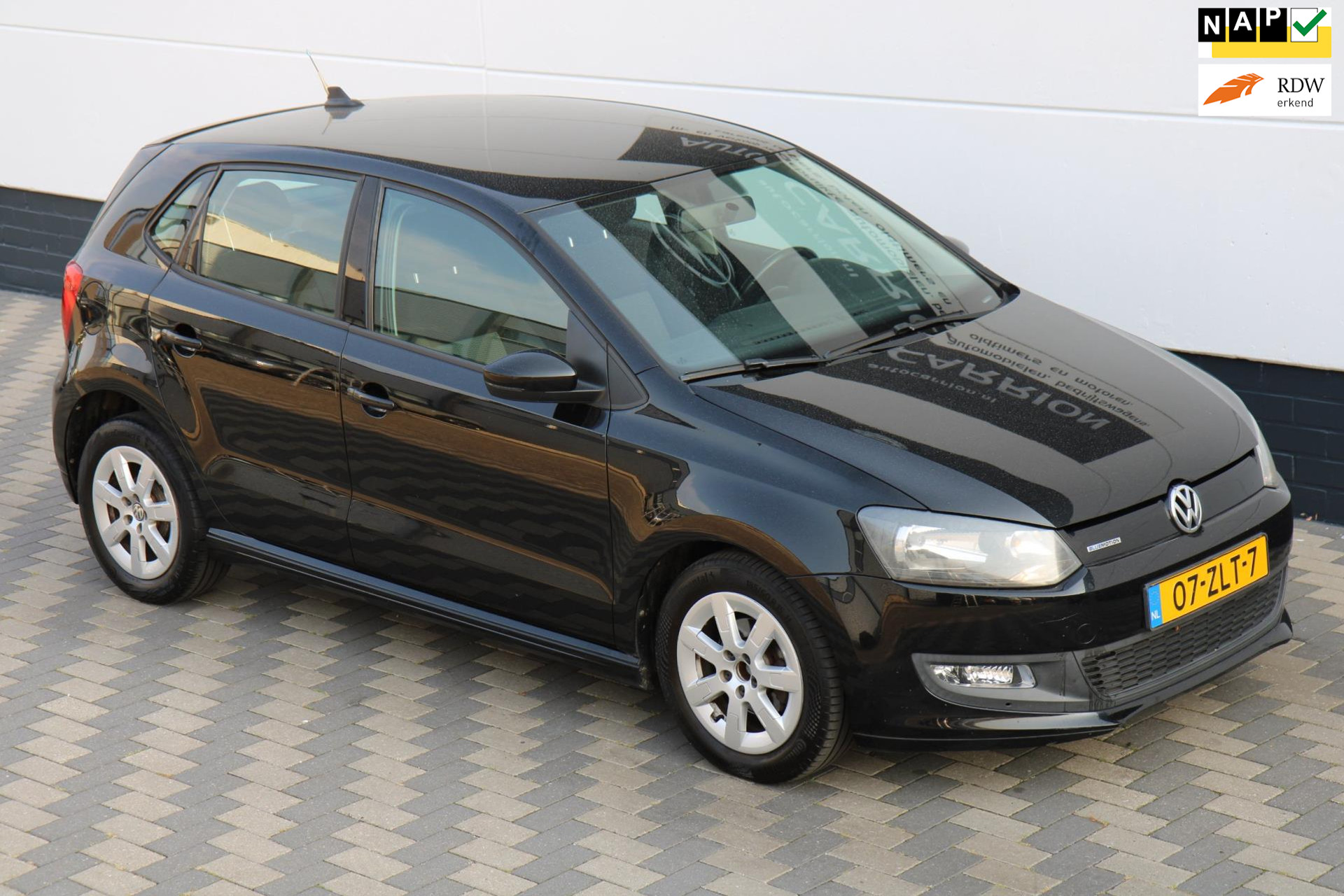 47098990-46.jpg