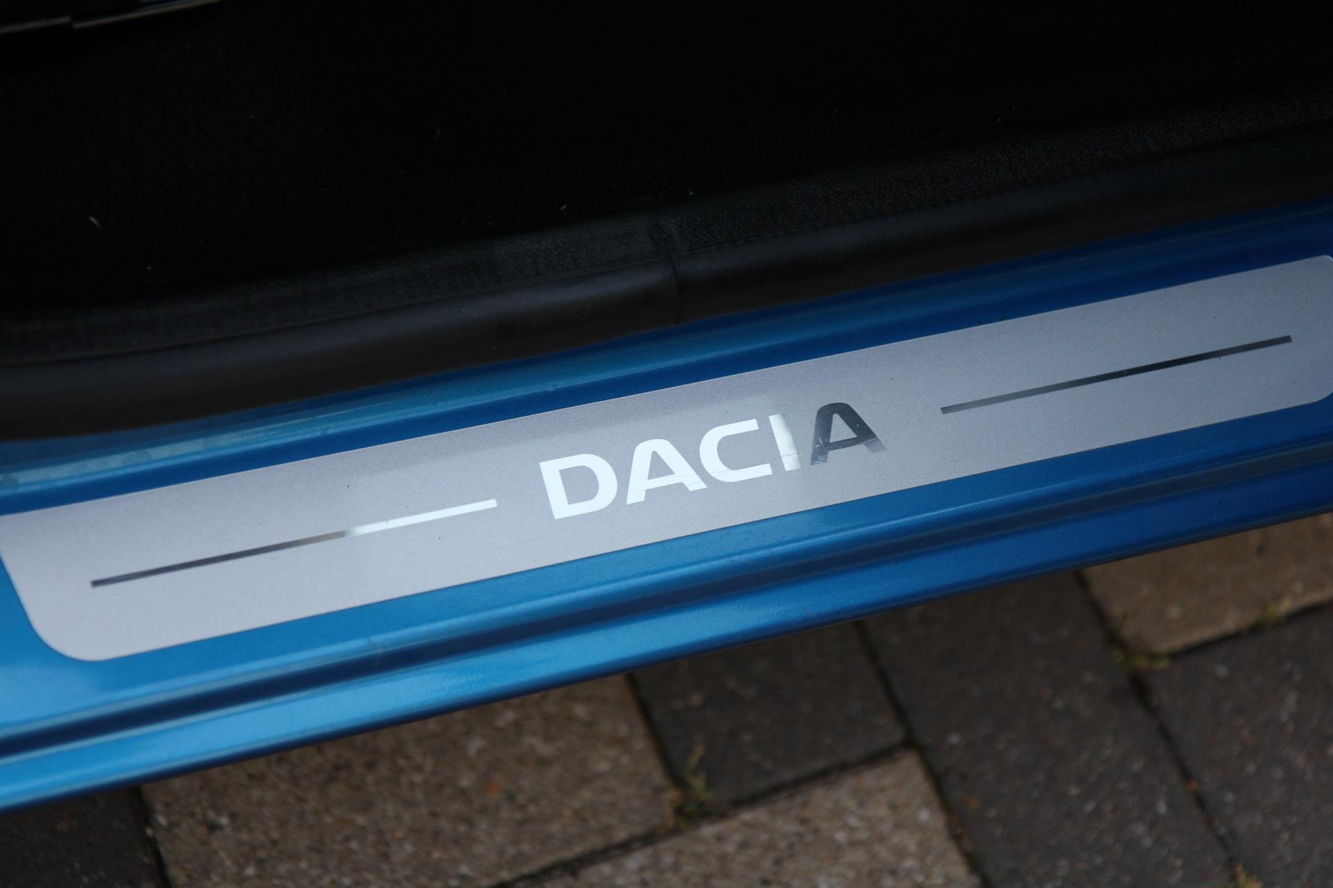 47017057-62.jpg