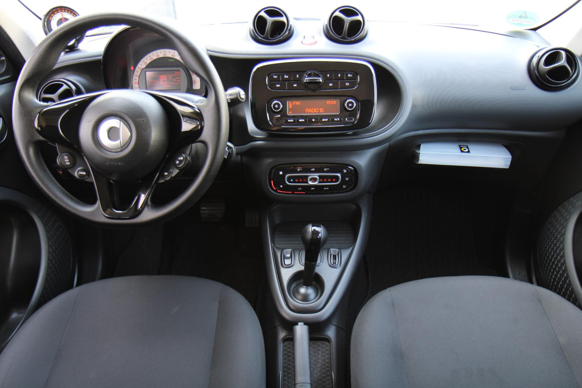 47032055-9.jpg