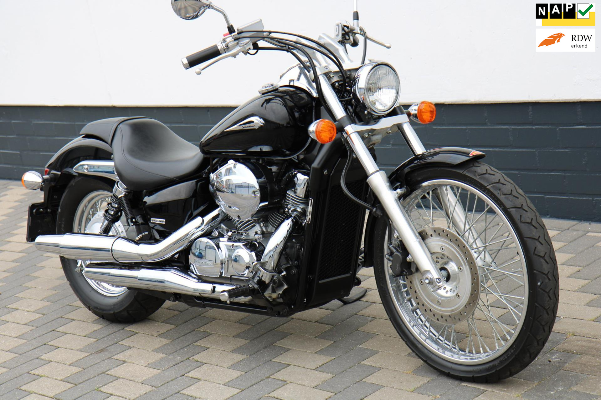 47996288-57.jpg