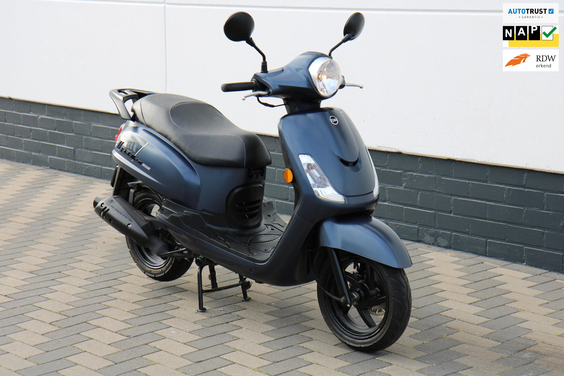 47098990-46.jpg