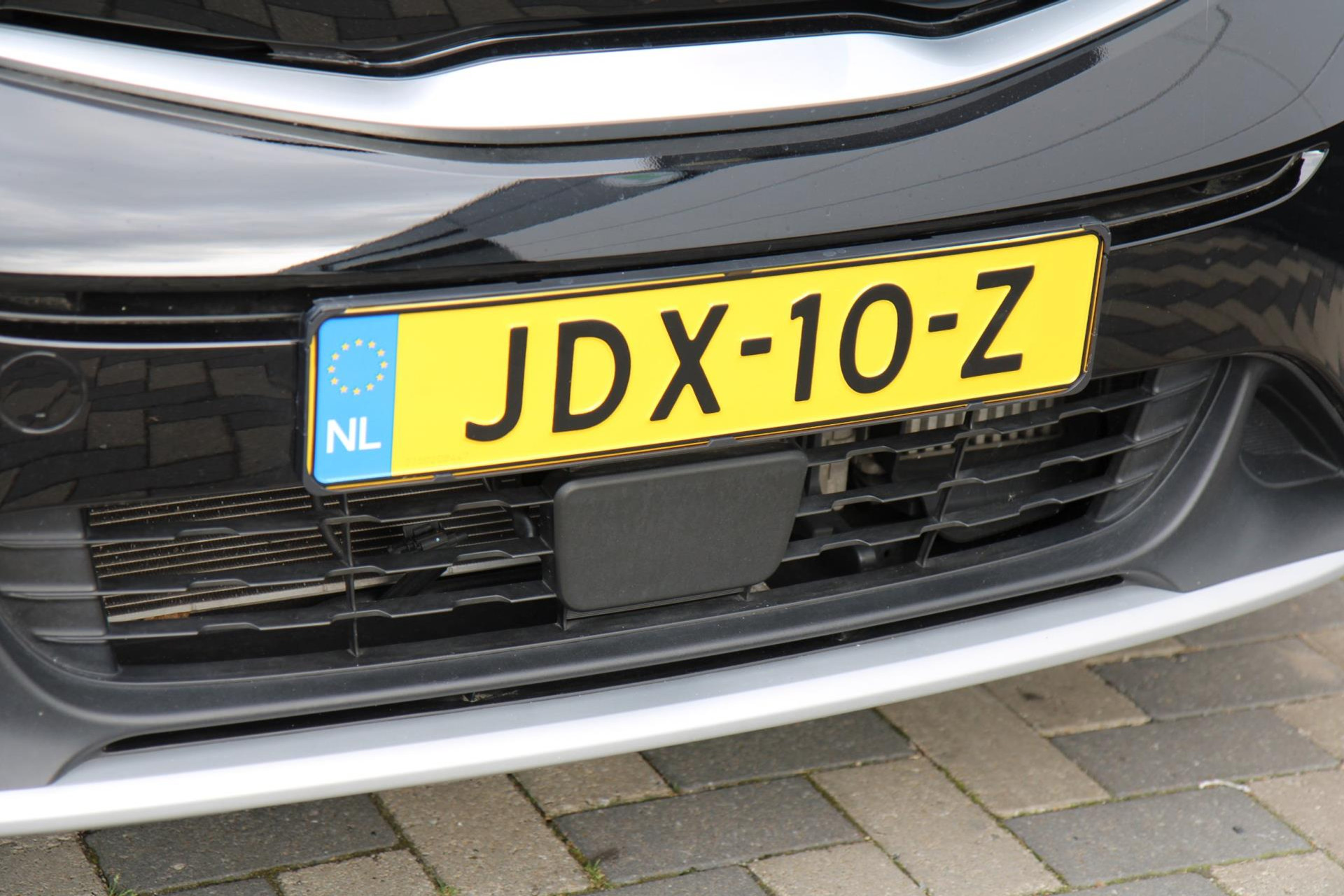 47098517-70.jpg