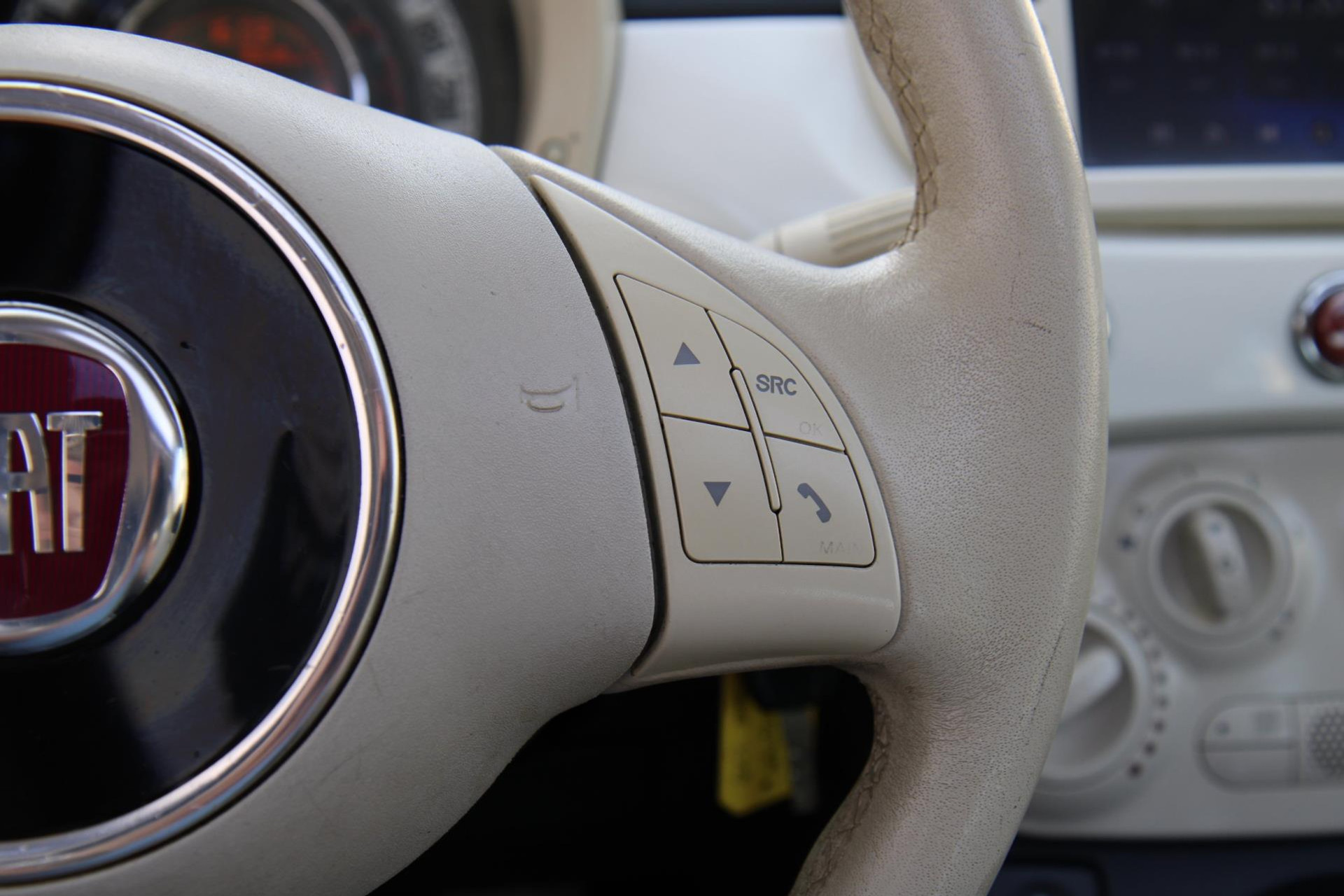 47098990-13.jpg