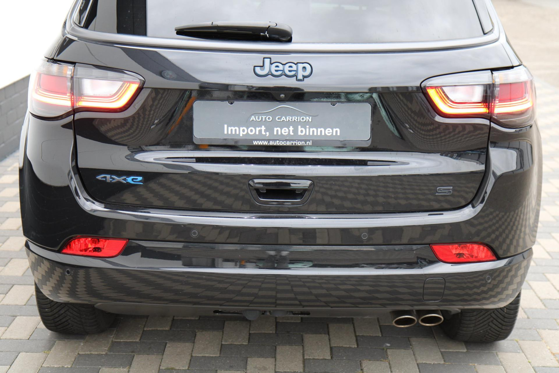 47148061-56.jpg