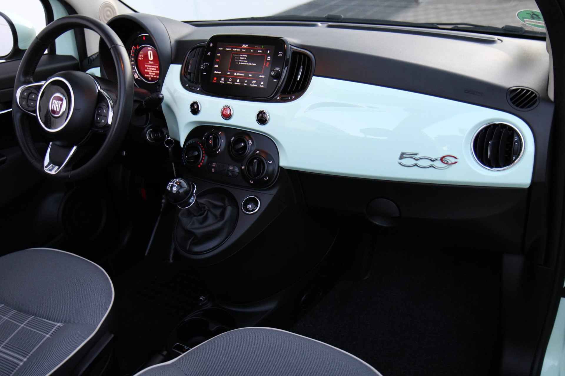 47170823-79.jpg