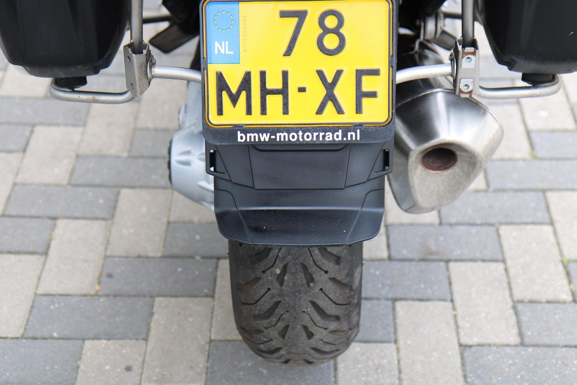 47212930-10.jpg