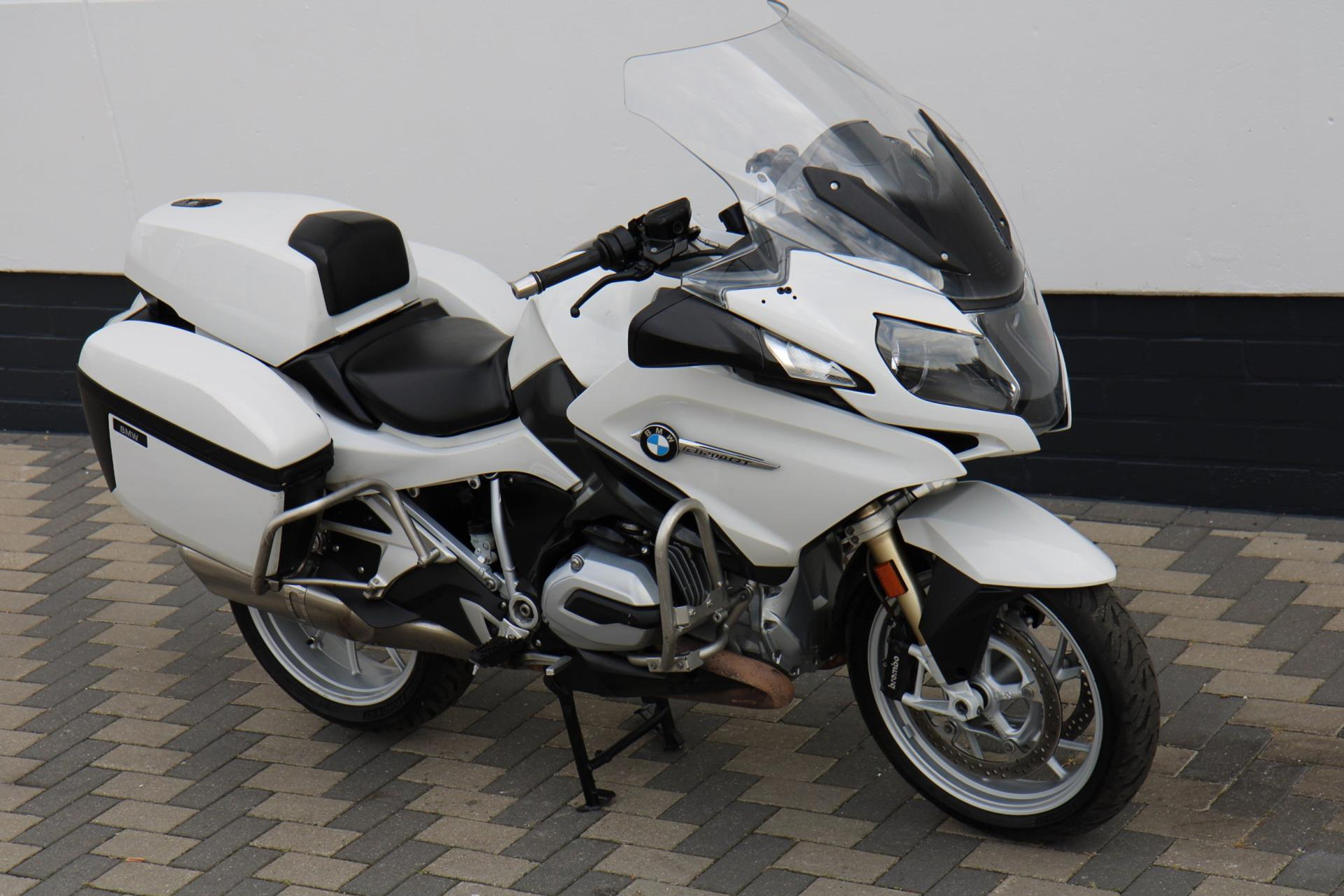47212930-2.jpg