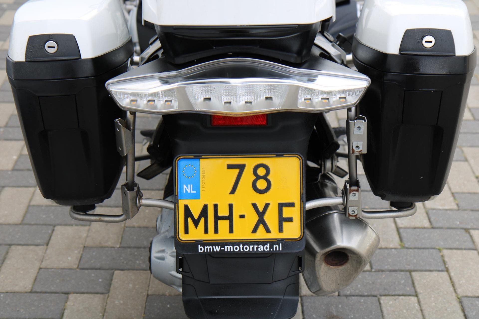 47212930-9.jpg