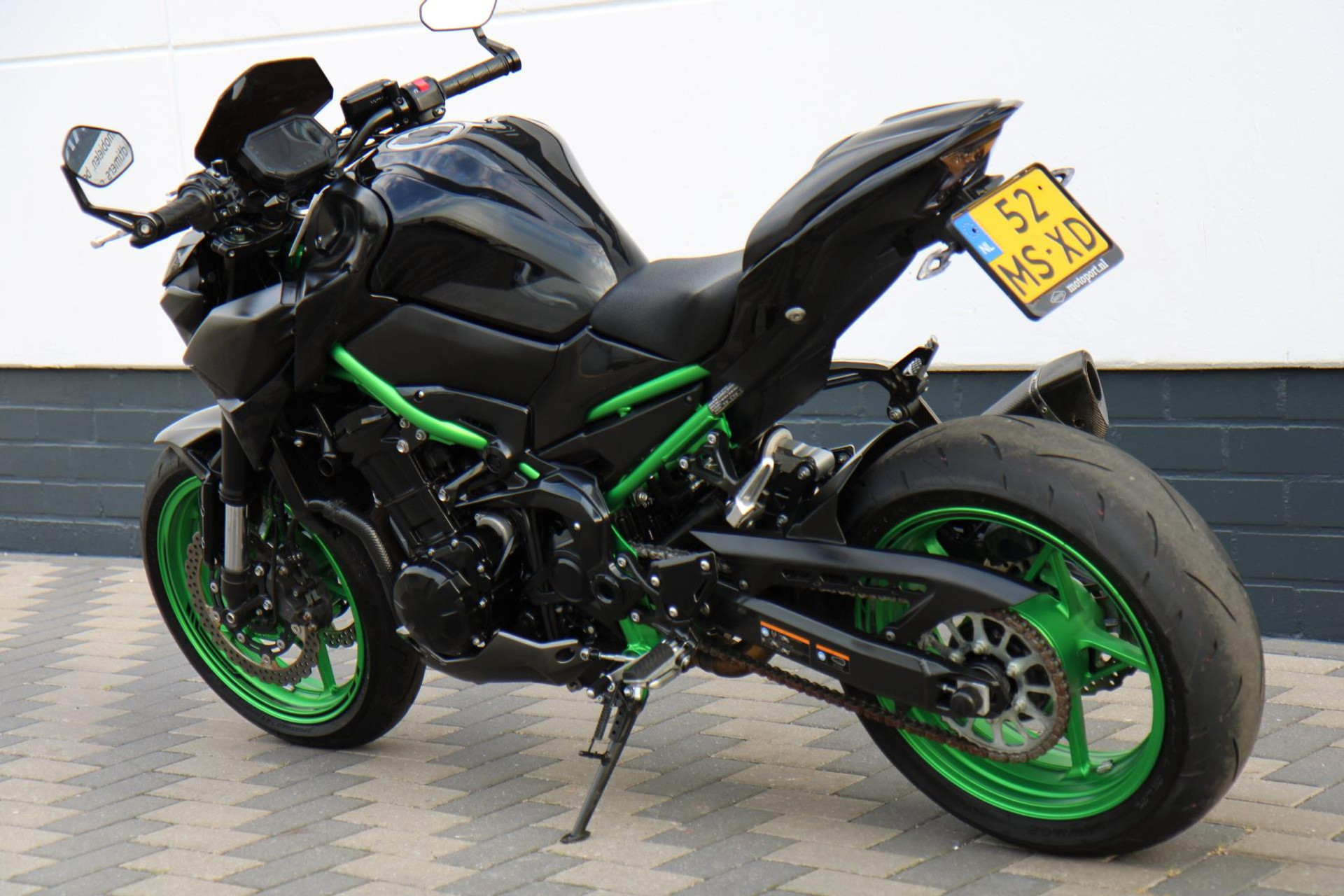 47212959-3.jpg