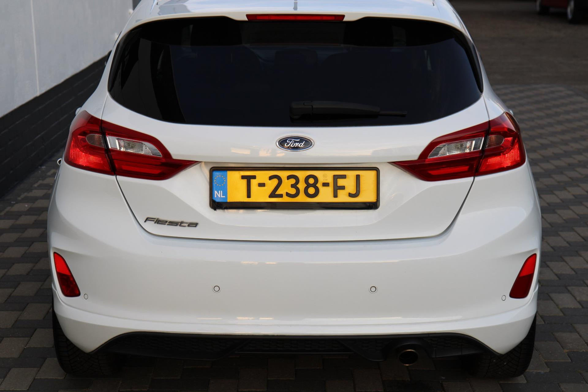 47227040-66.jpg