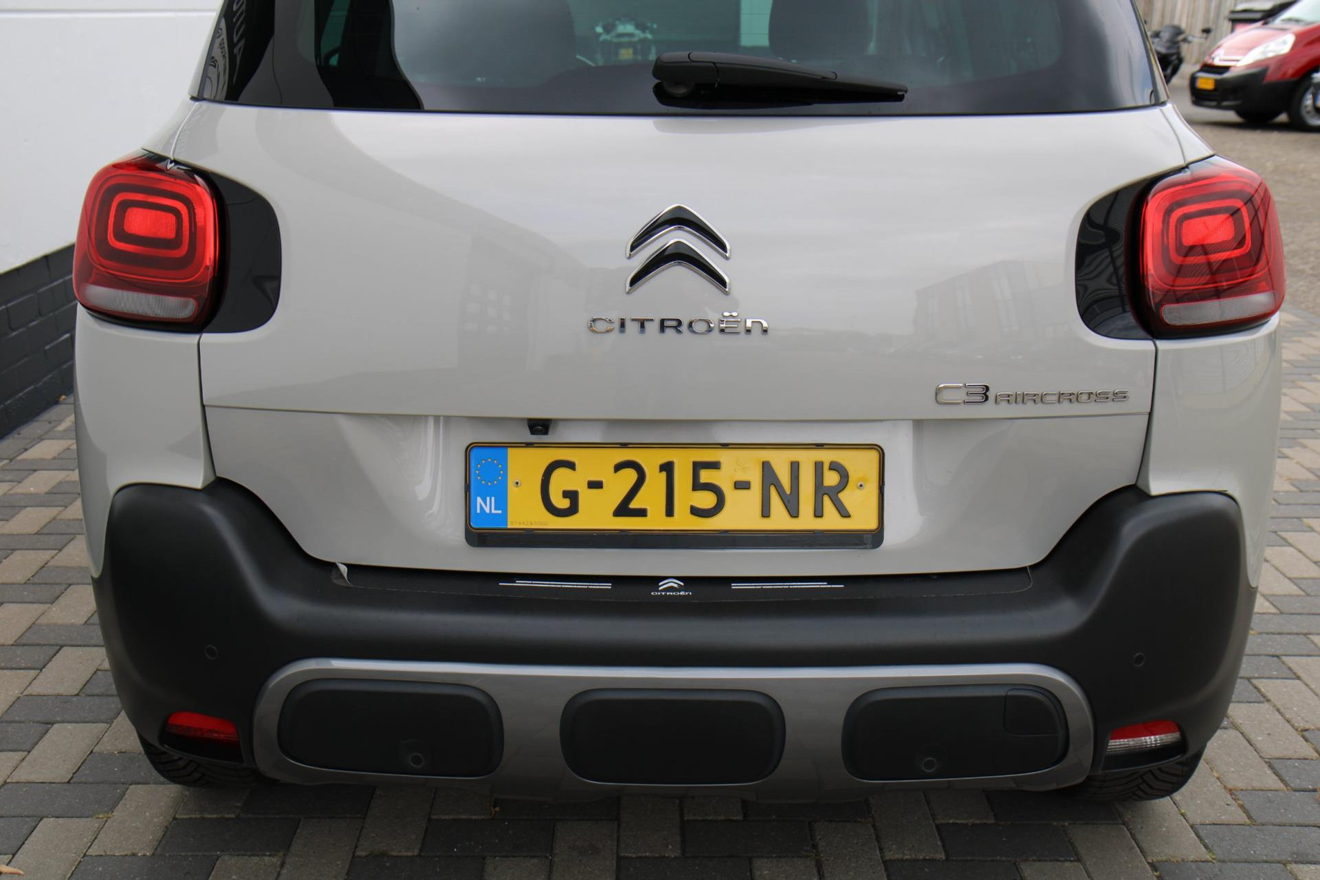 47236050-47.jpg