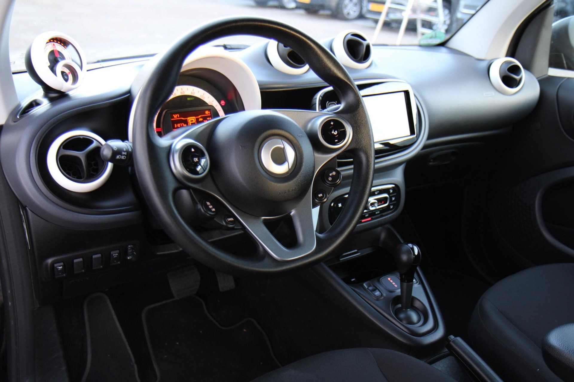 47236237-17.jpg