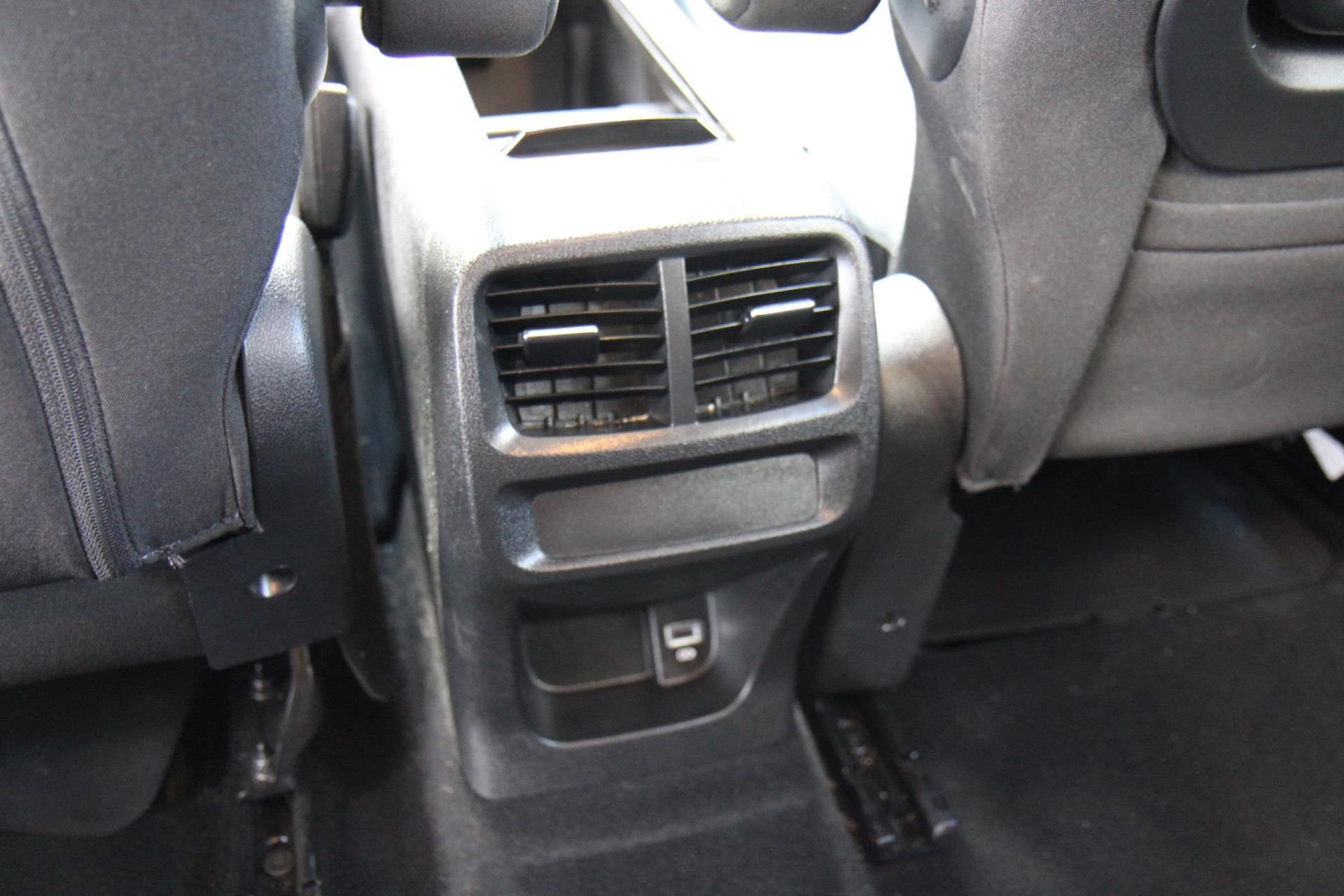 47260880-56.jpg