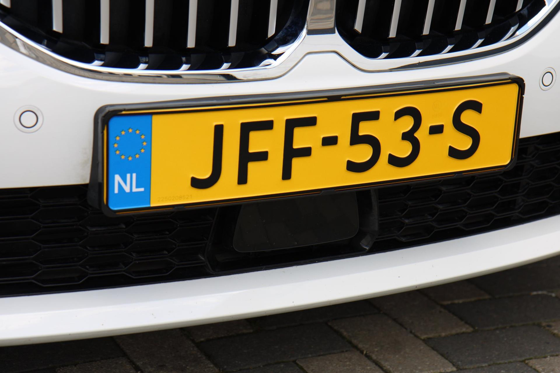 47380168-79.jpg