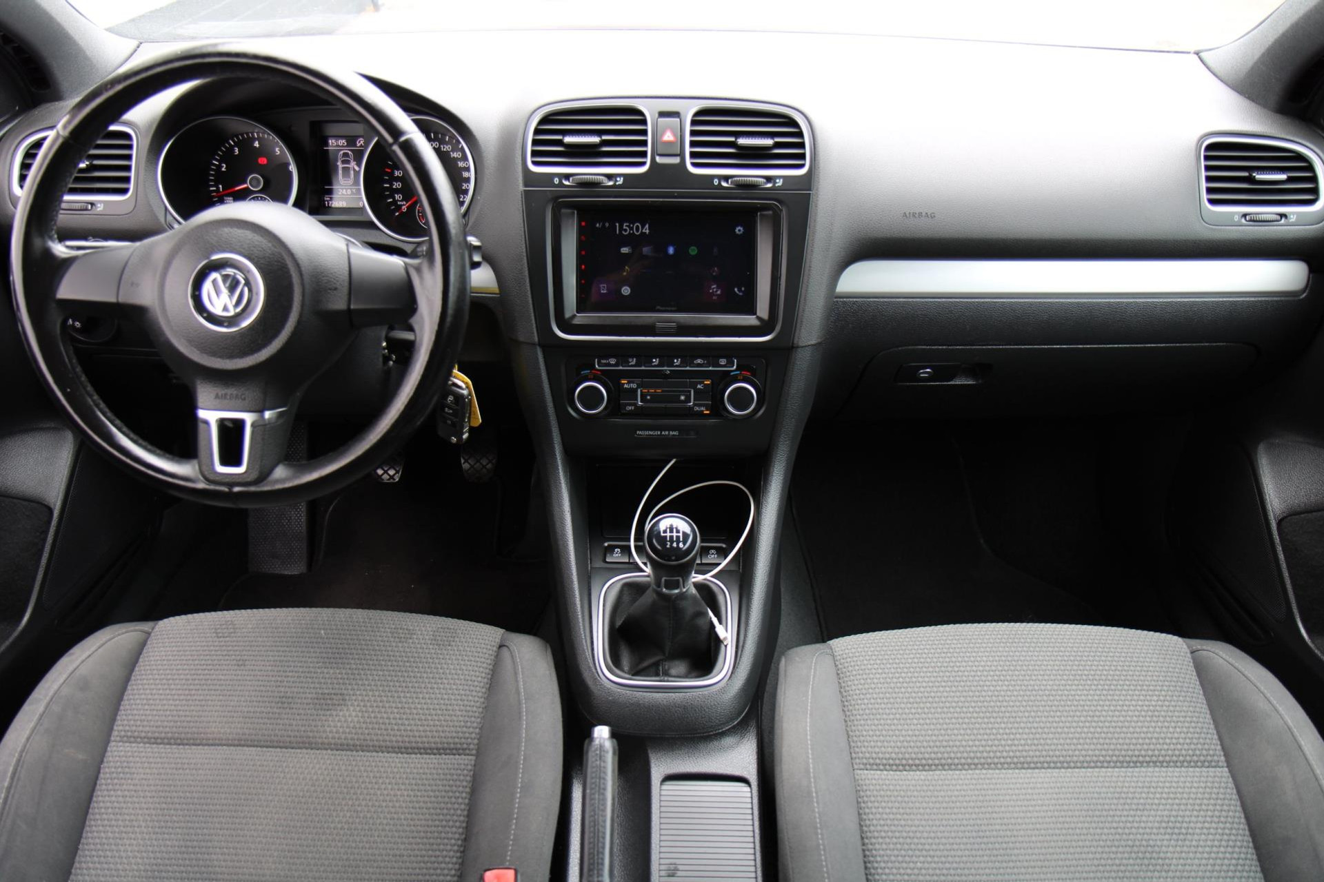 47404156-15.jpg