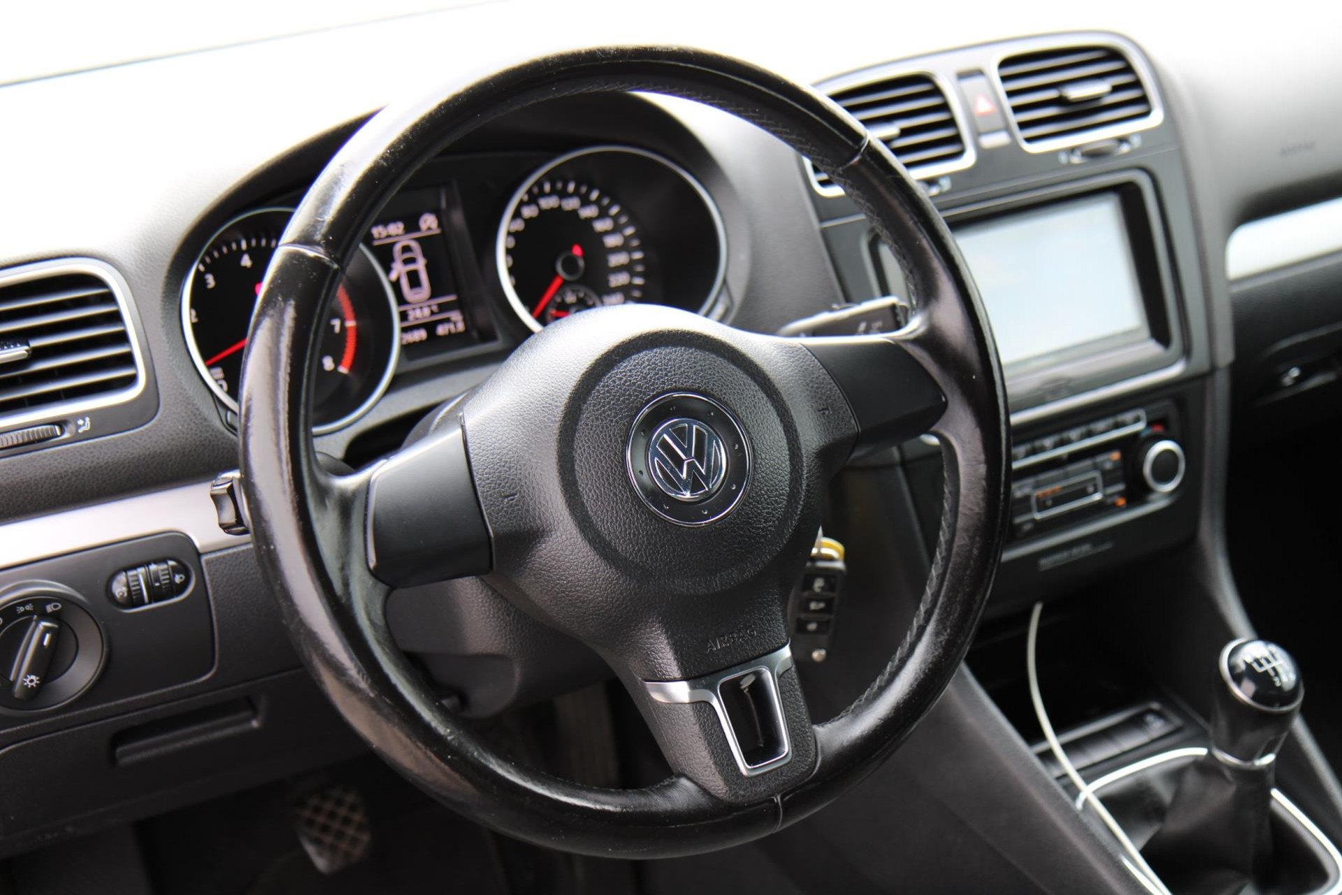 47404156-17.jpg