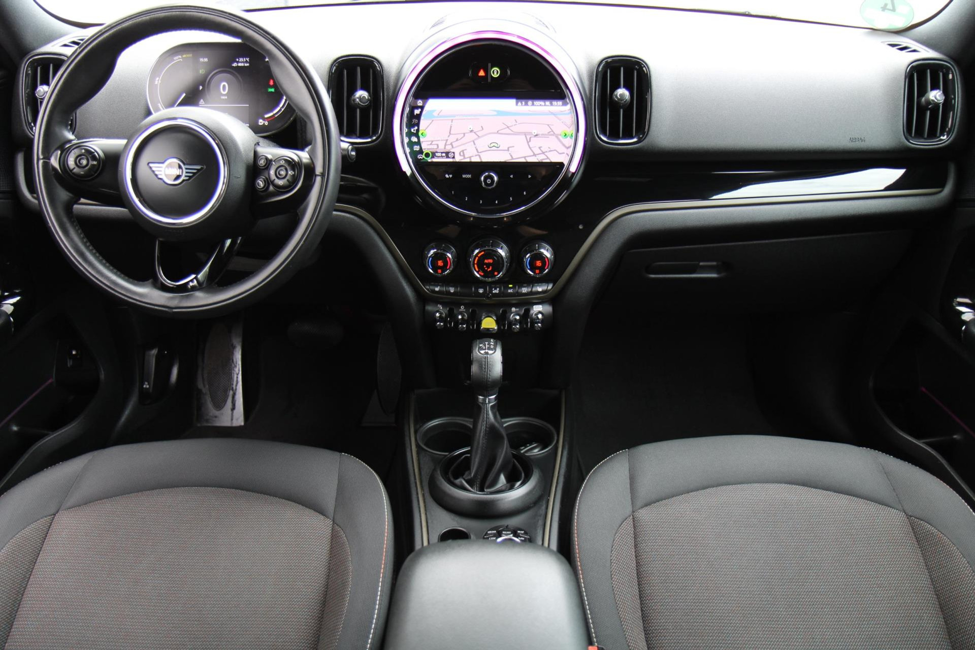 47475211-10.jpg