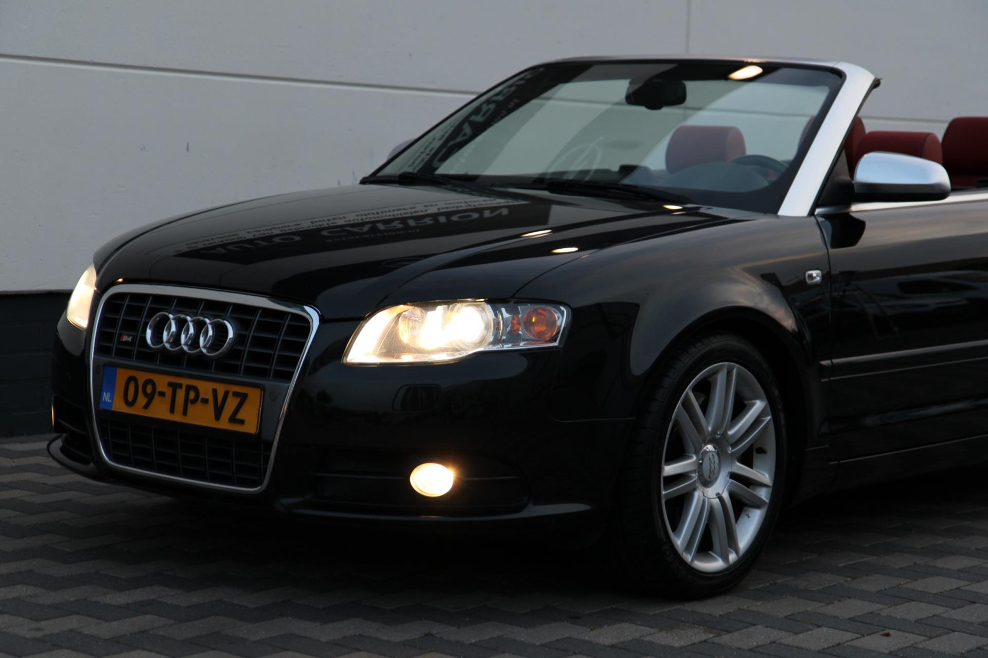 47767946-78.jpg