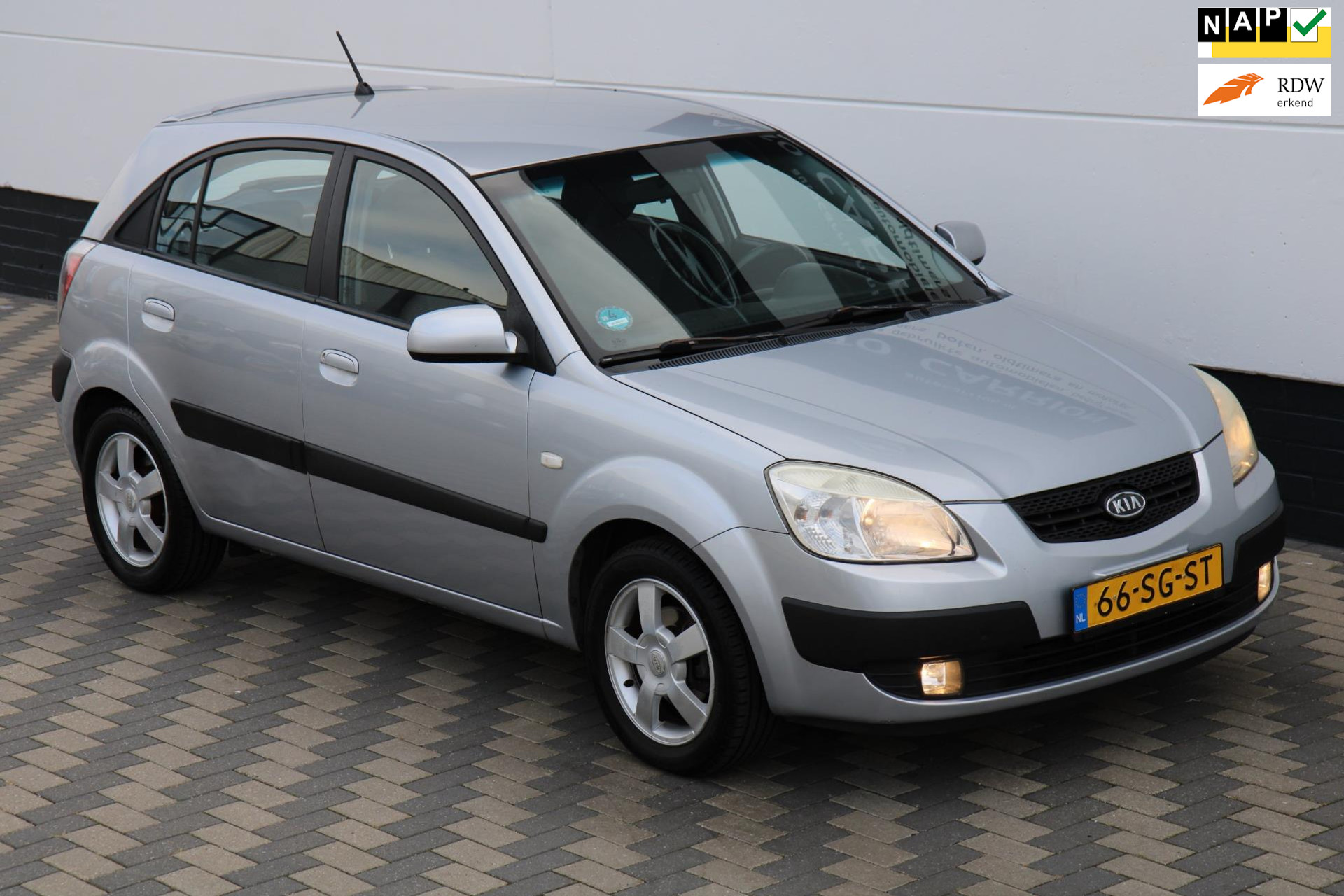 47996288-57.jpg