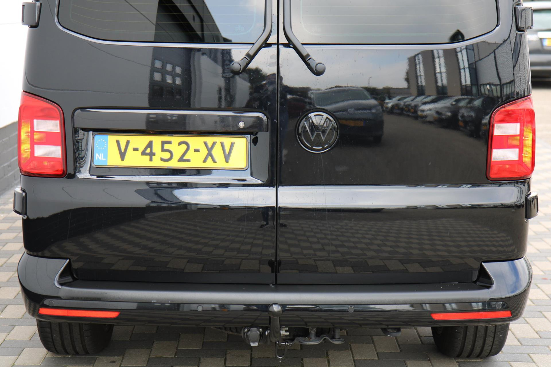 47950764-40.jpg