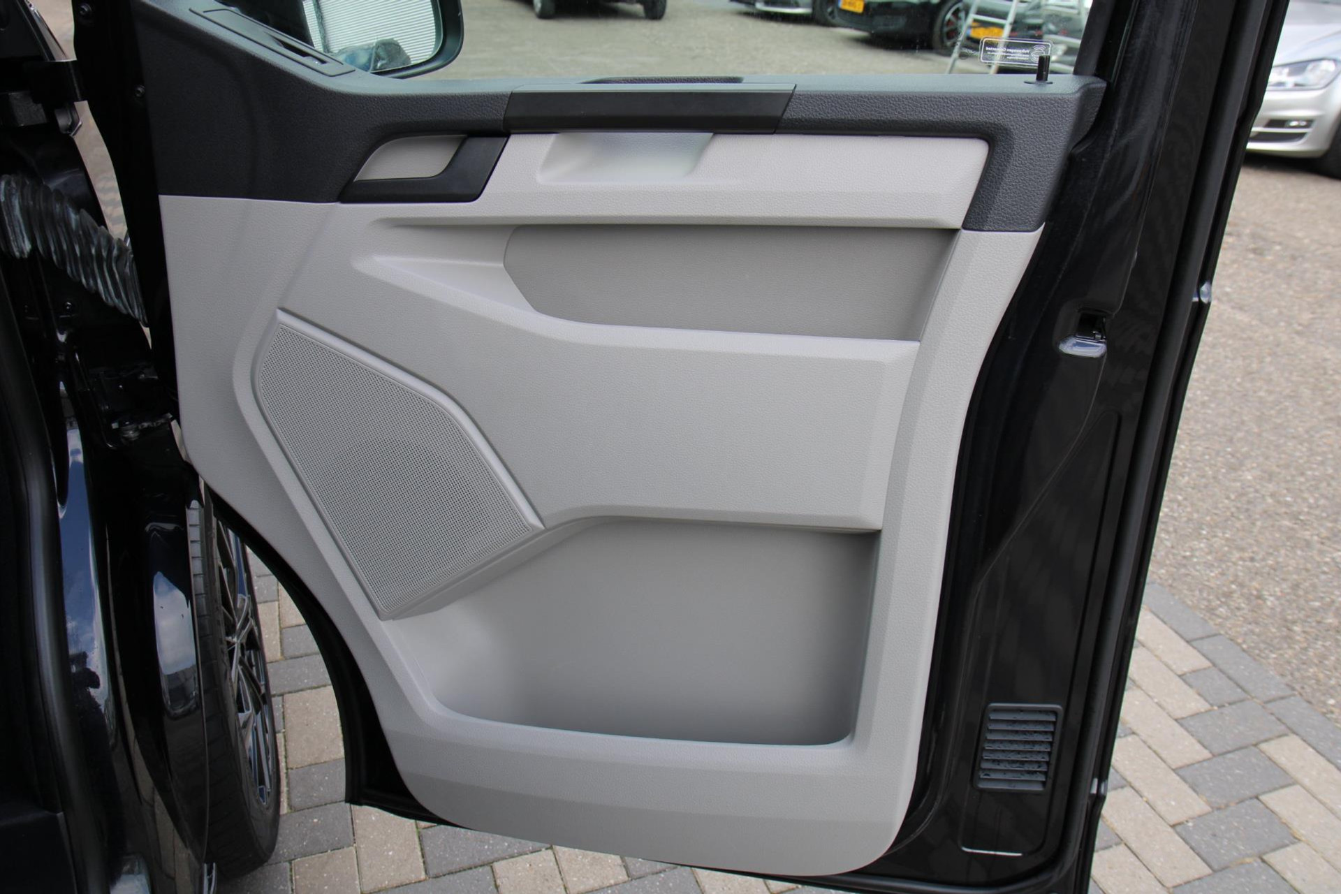 47950764-54.jpg