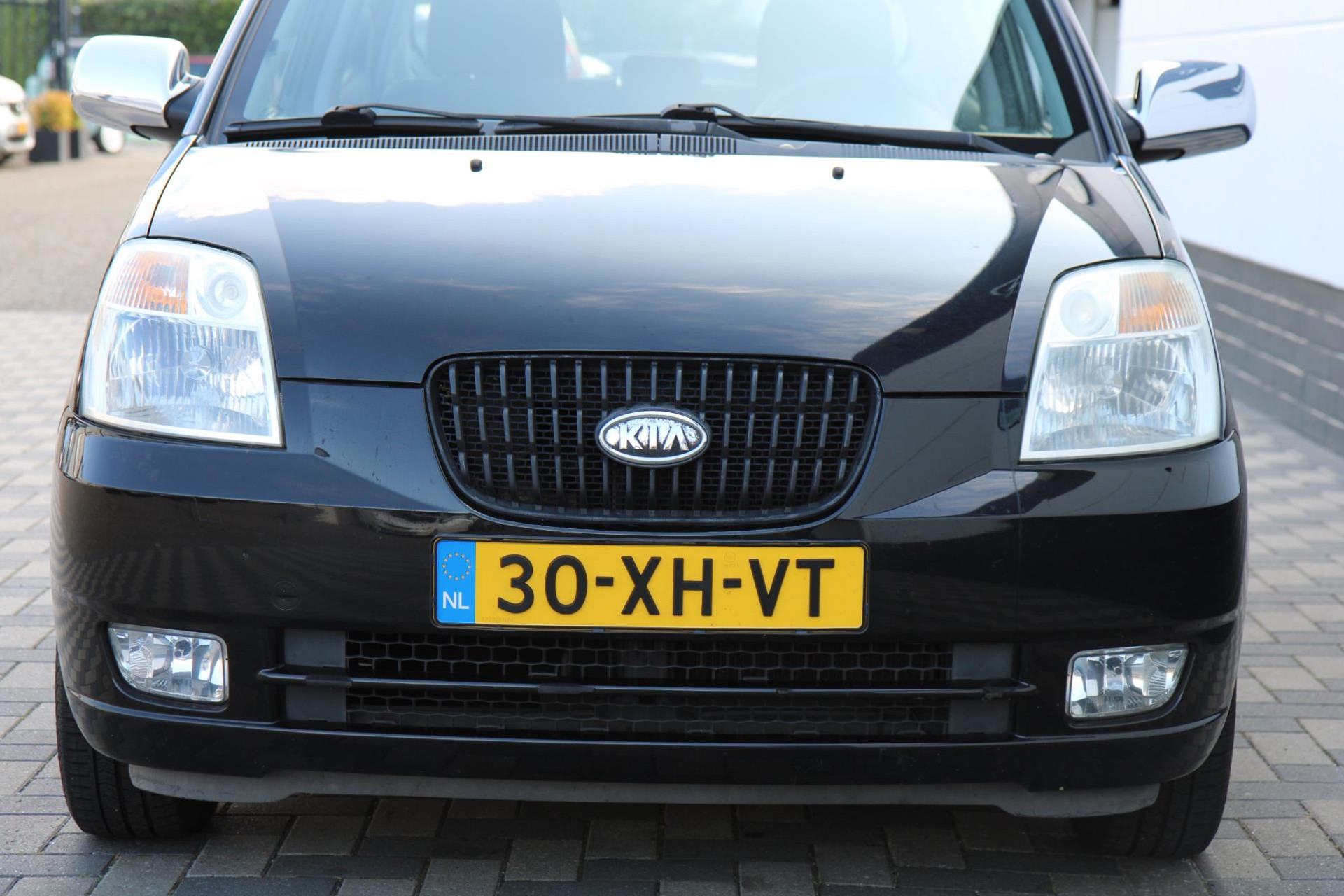 47995127-61.jpg