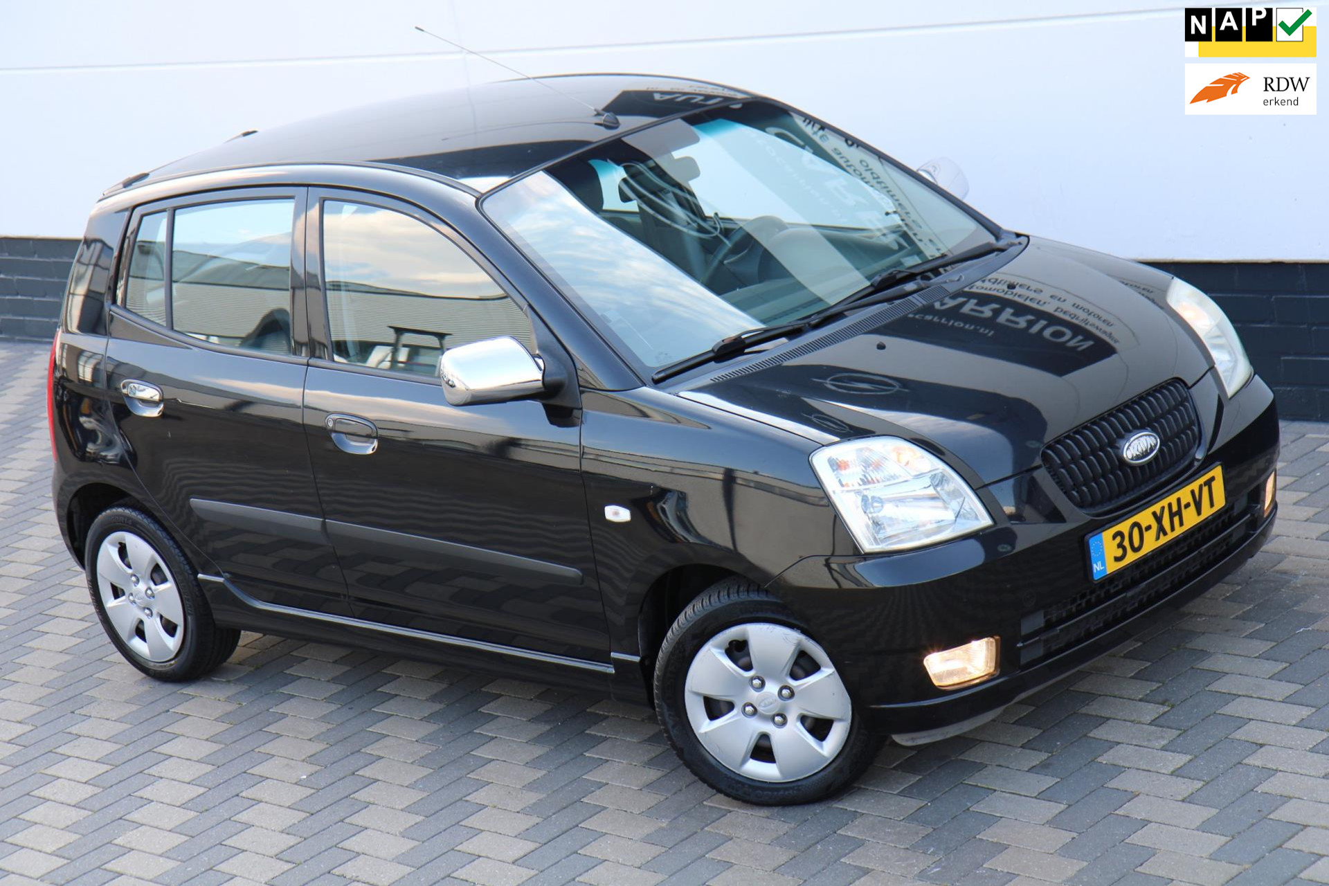 47995127-69.jpg