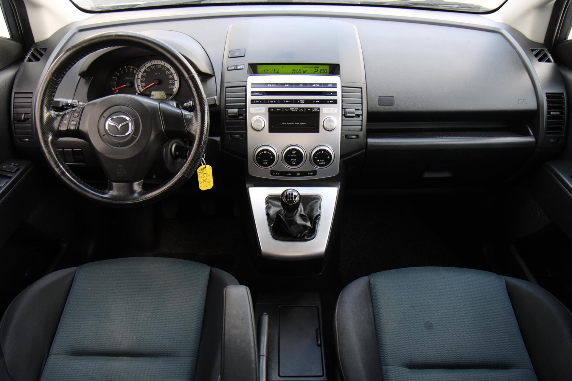 47996288-9.jpg