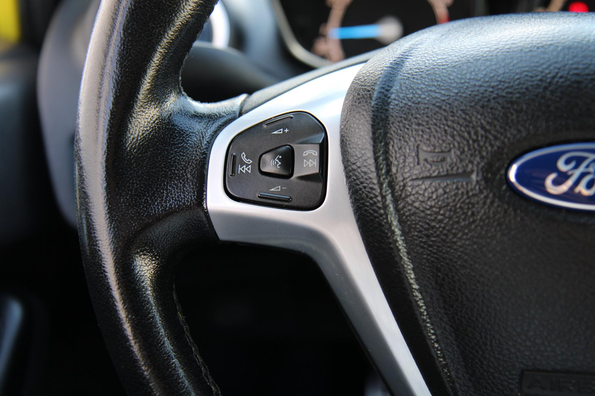 47996655-12.jpg