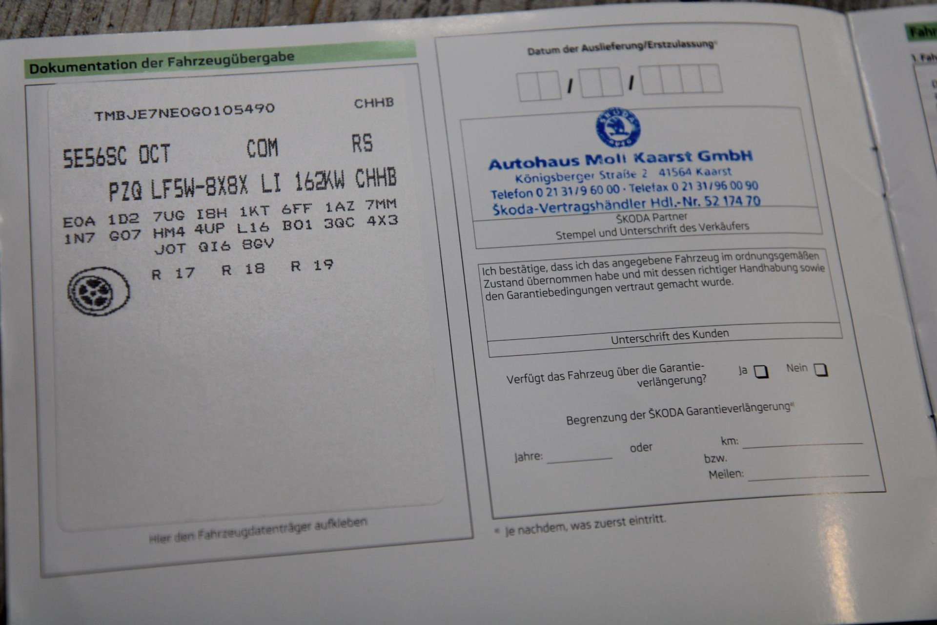 48476488-50.jpg