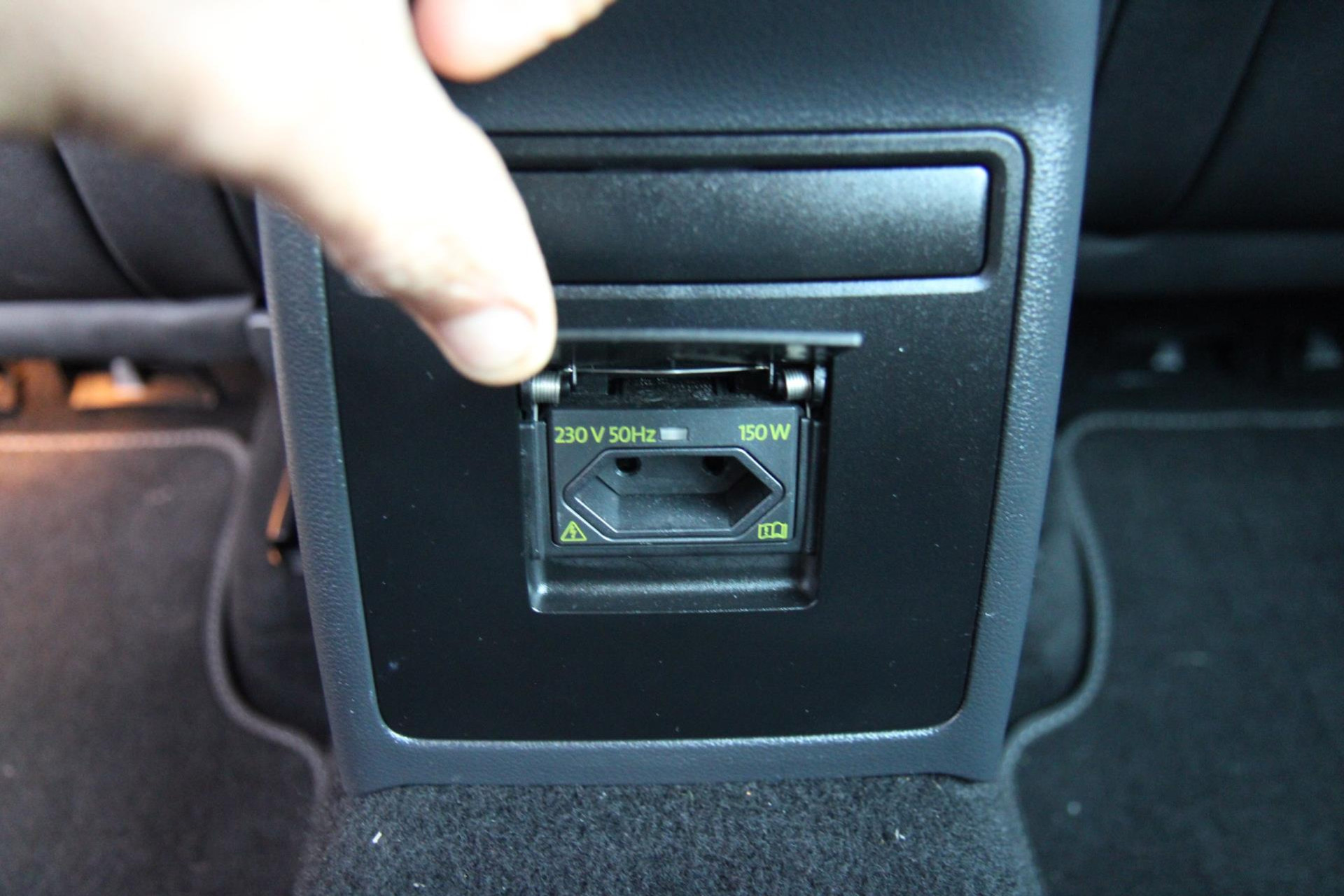 48476488-71.jpg